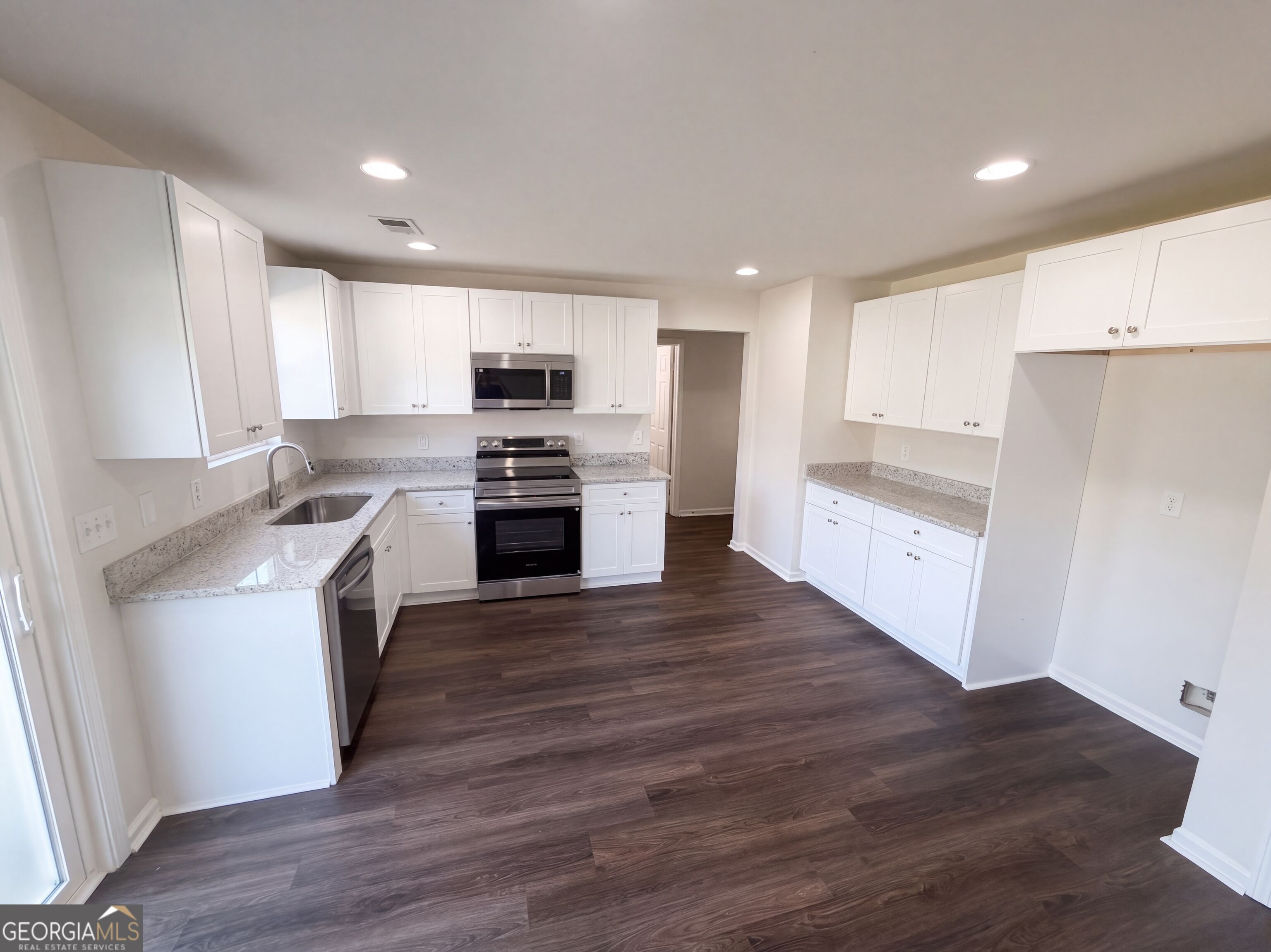 7402 Walton Hill Property Photo 2