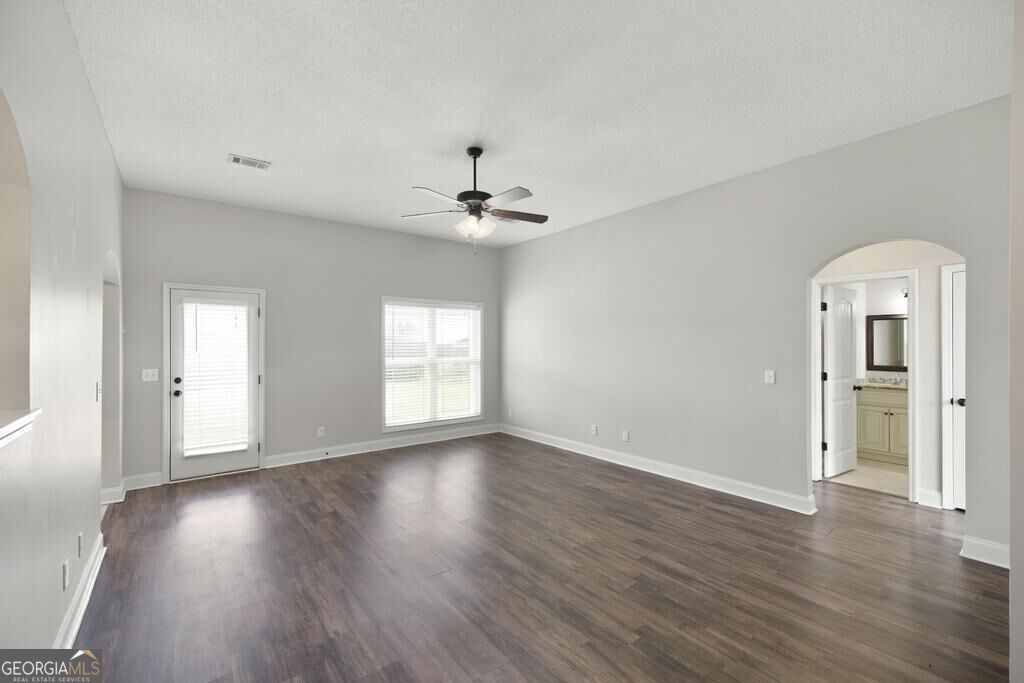 120 Raymond Circle Property Photo 8