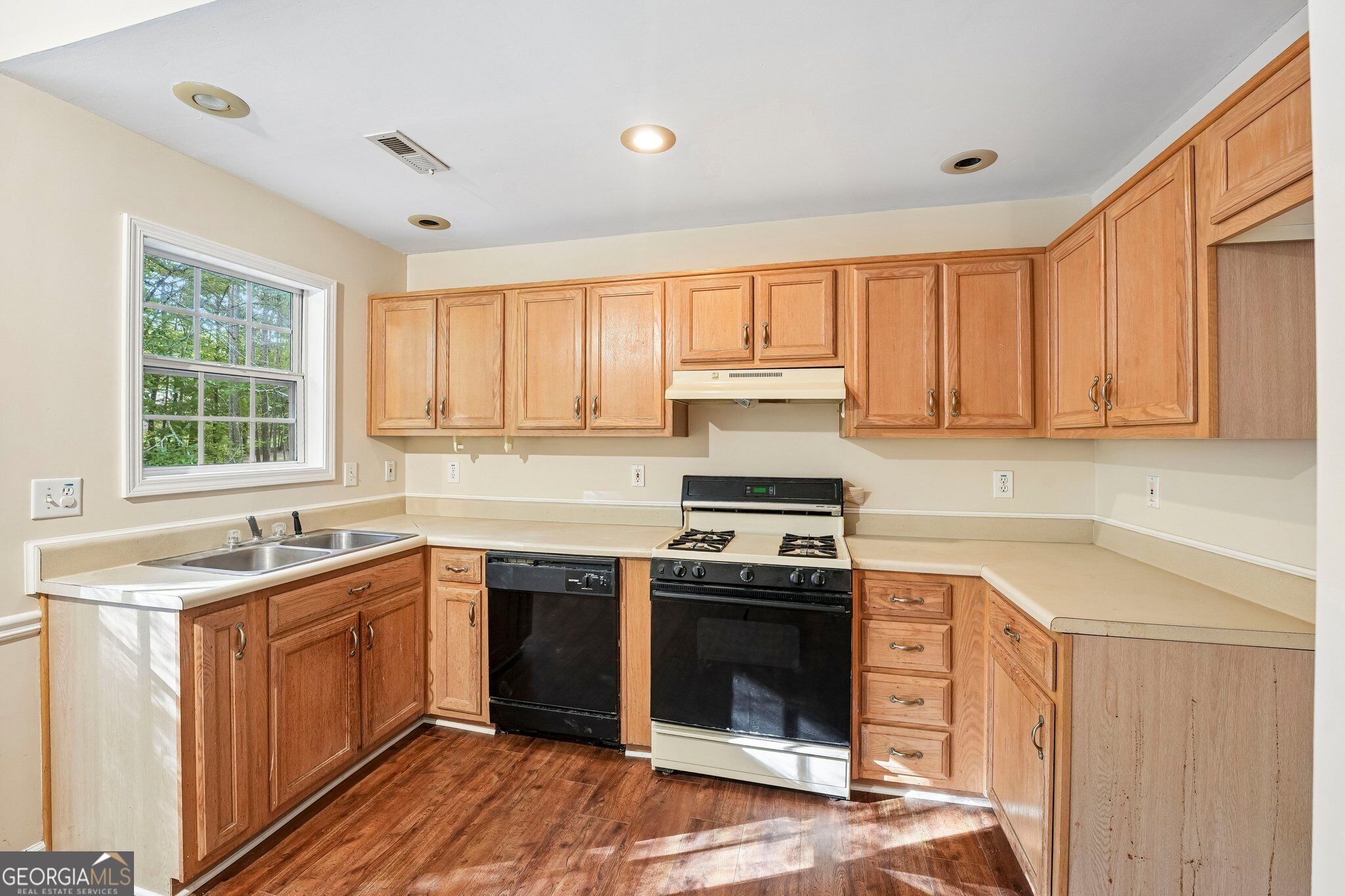 173 Masters Way Property Photo 6