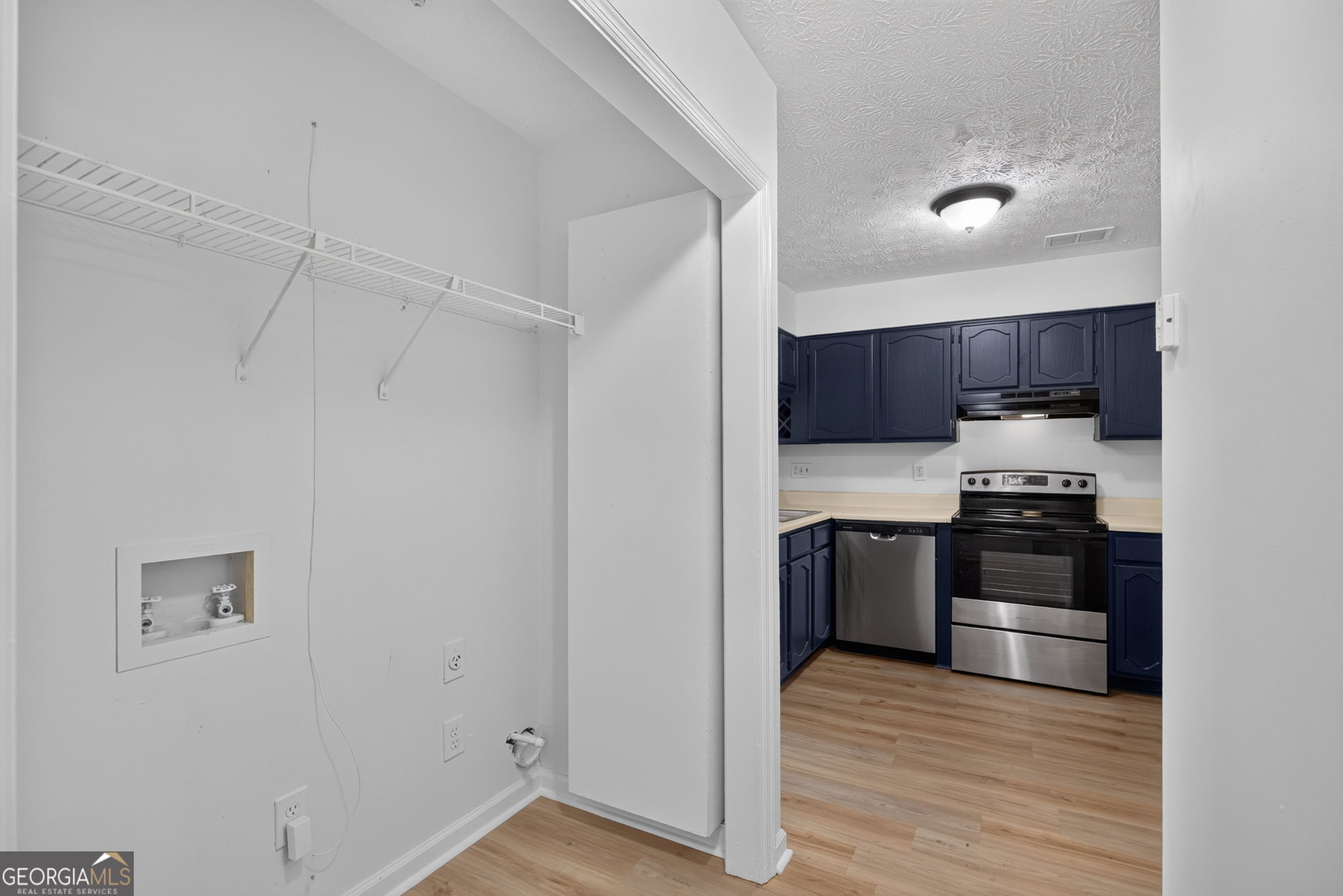 1555 Burnstone Drive Property Photo 13