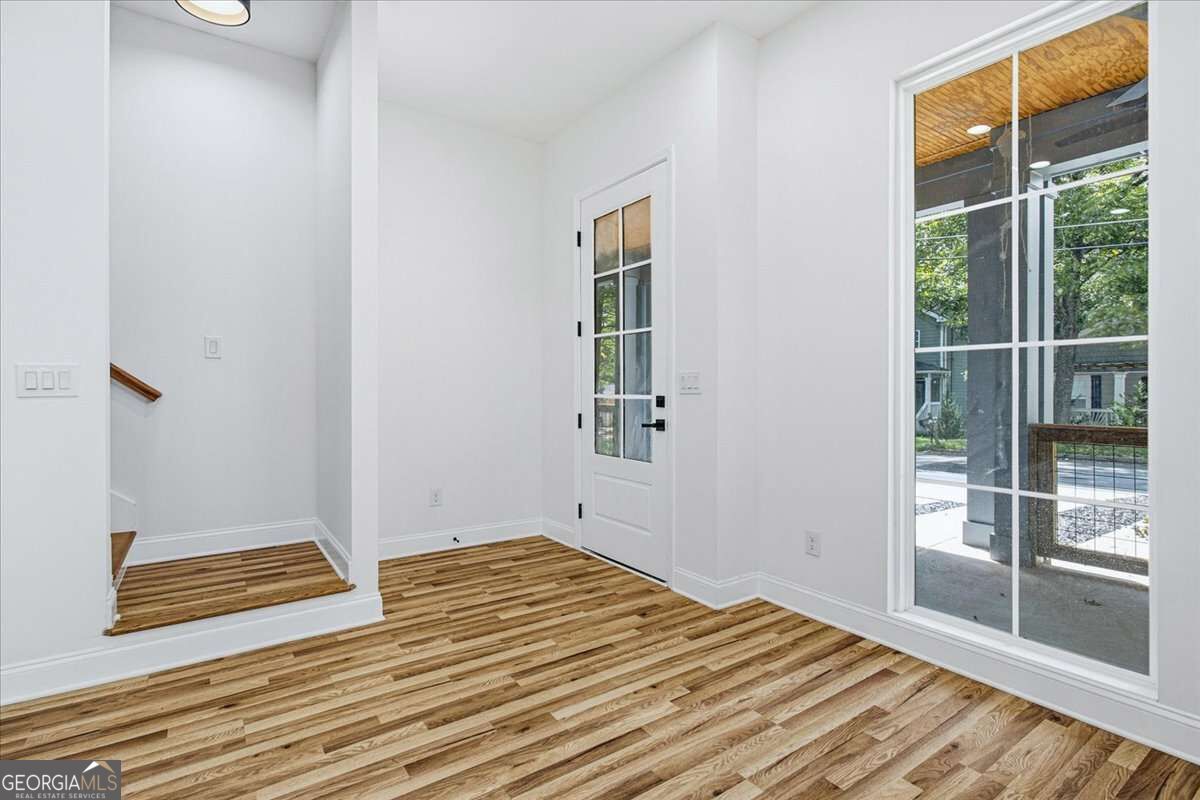 1314-a Dorsey Street Sw Property Photo 17