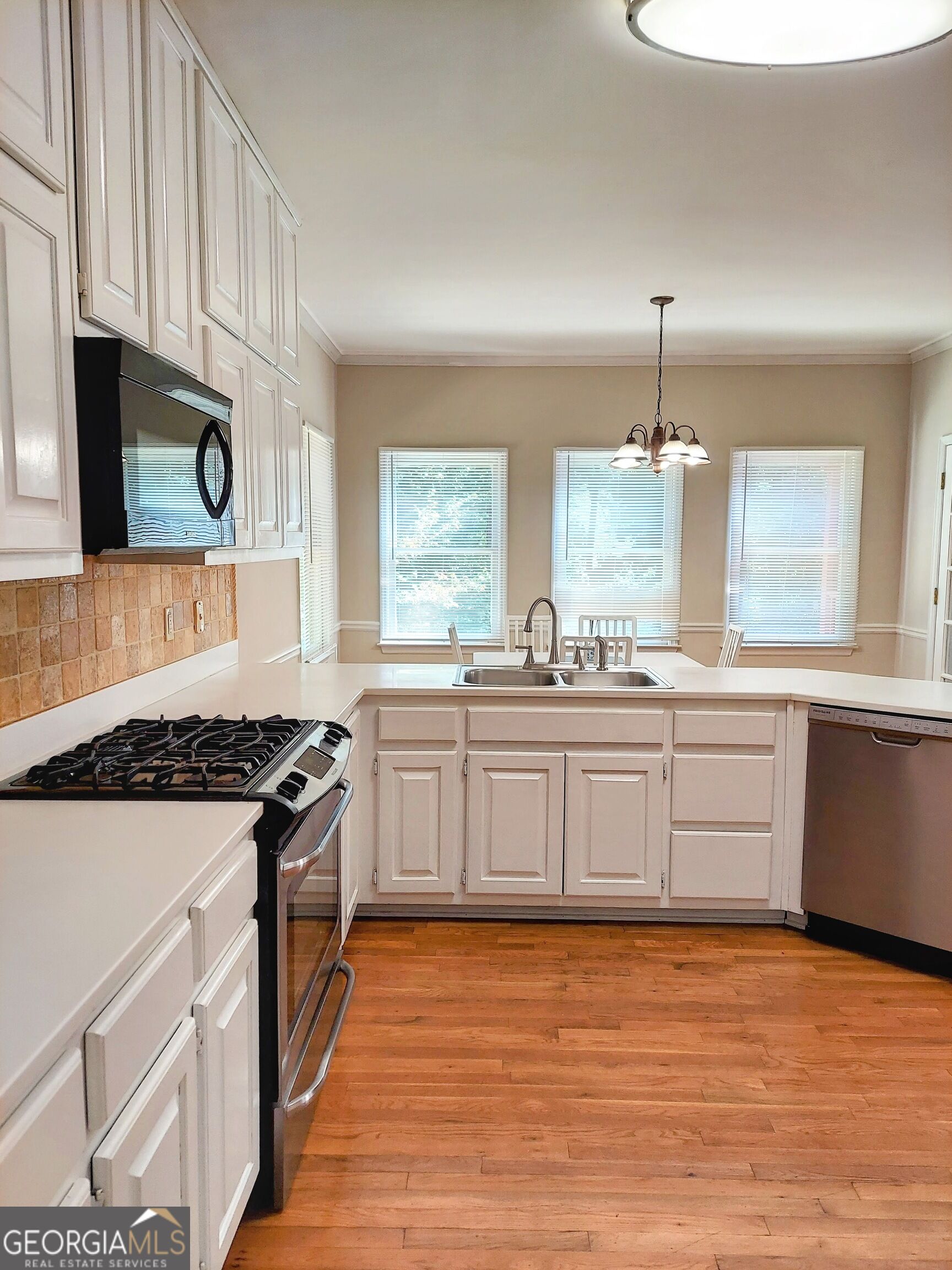 3188 Country Club Court Nw Property Photo 8
