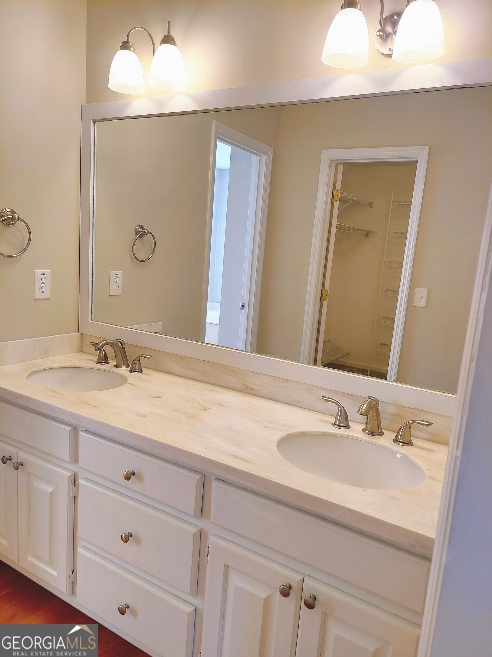3188 Country Club Court Nw Property Photo 14