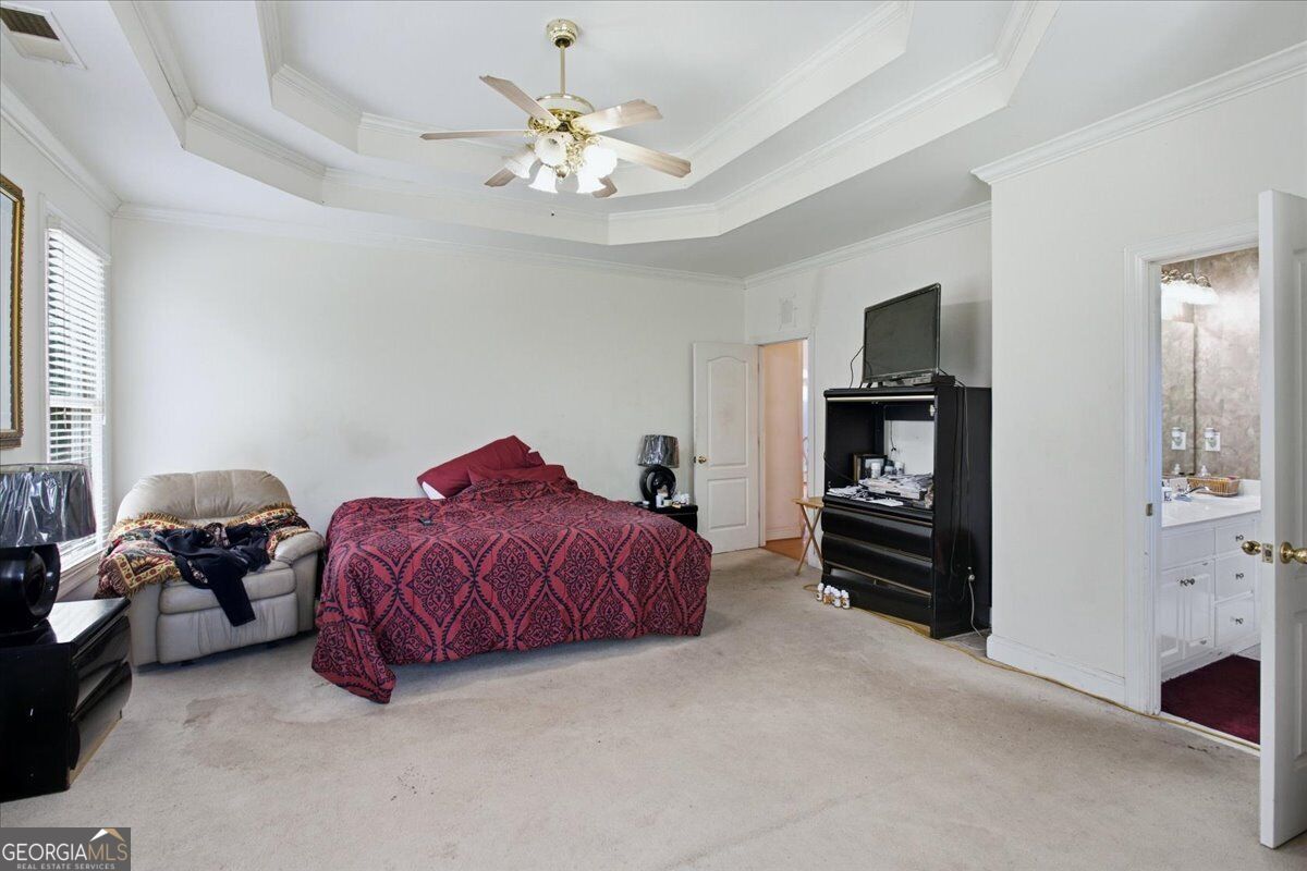 140 Lake Lucinda Drive Property Photo 16