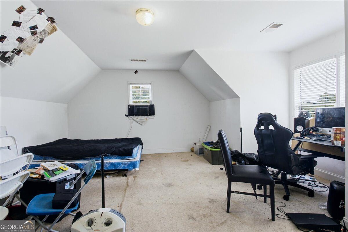 140 Lake Lucinda Drive Property Photo 20