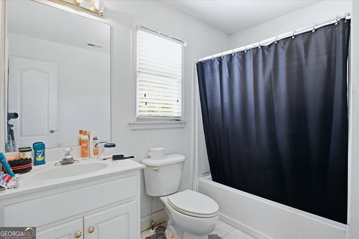 140 Lake Lucinda Drive Property Photo 21