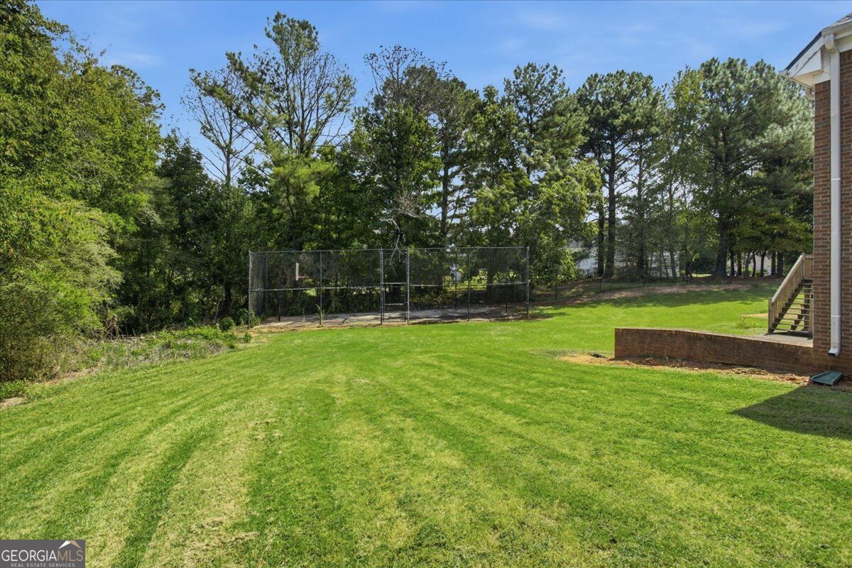 140 Lake Lucinda Drive Property Photo 29