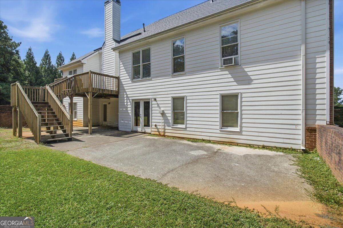 140 Lake Lucinda Drive Property Photo 33