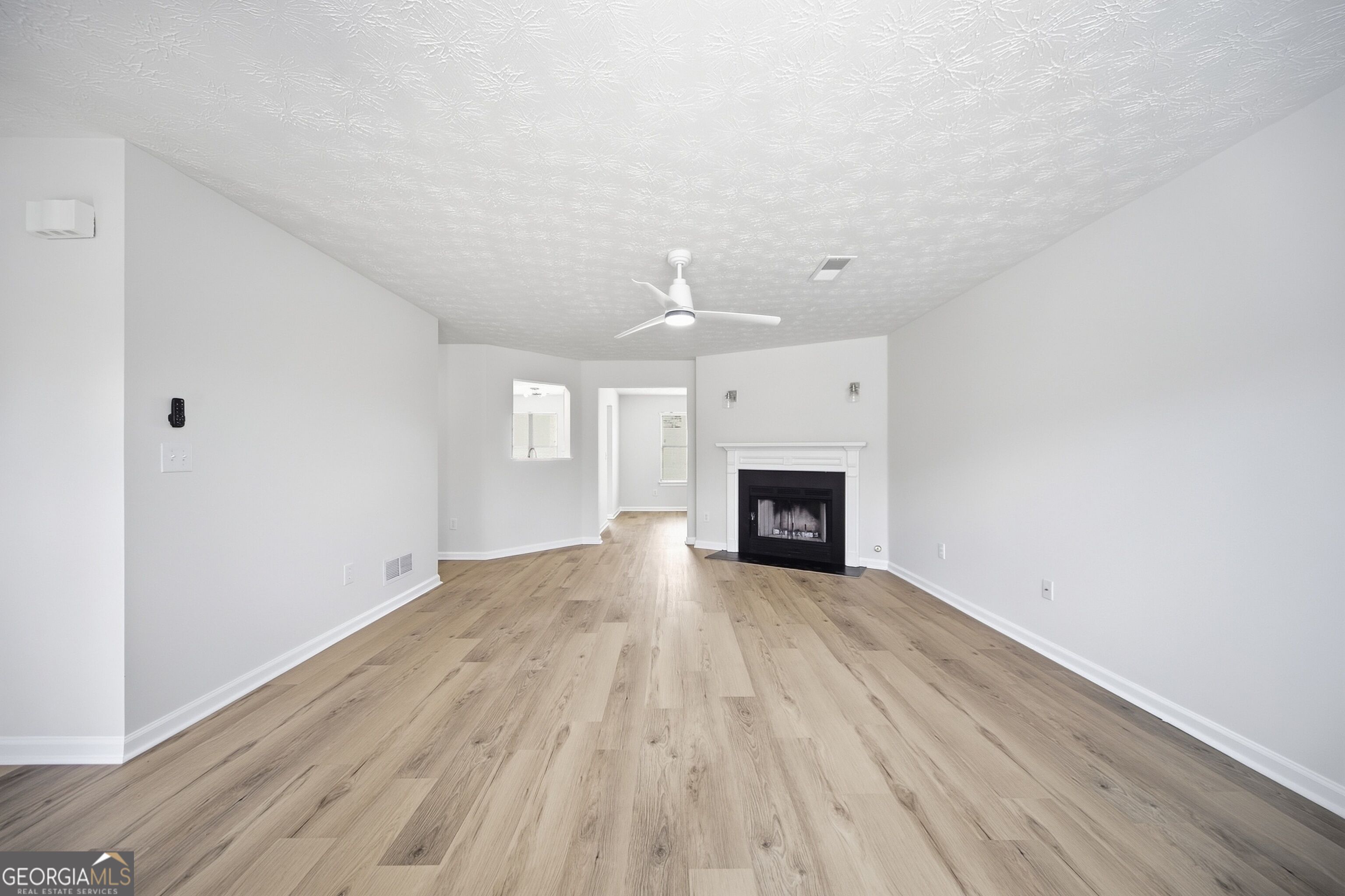 2479 Feathertree Lane Property Photo 7