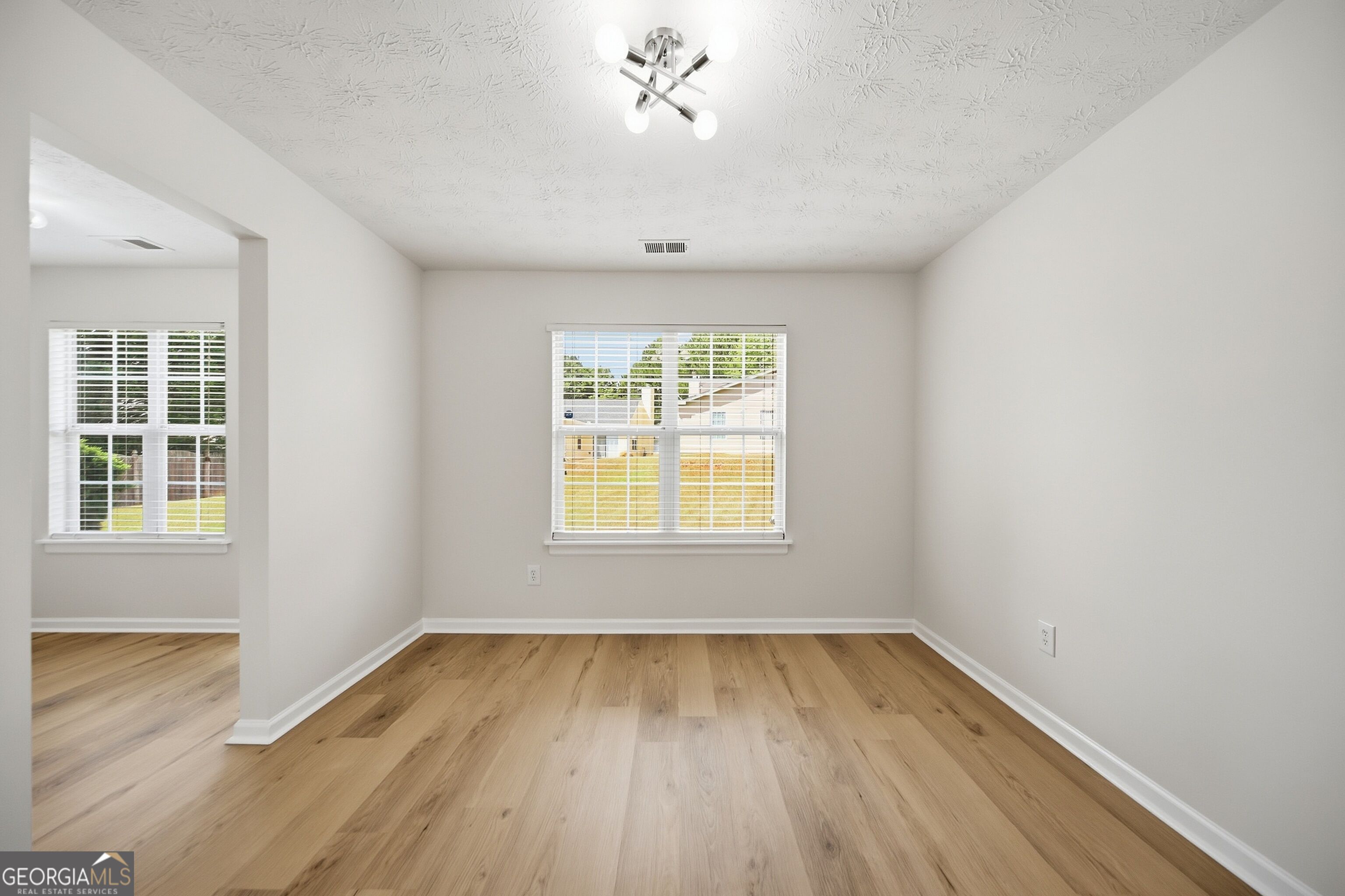 2479 Feathertree Lane Property Photo 9