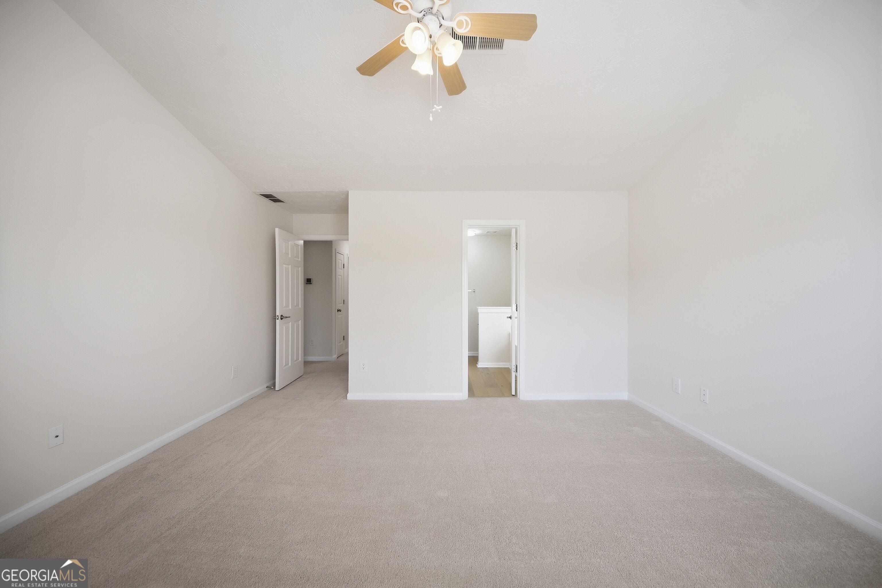 2479 Feathertree Lane Property Photo 11