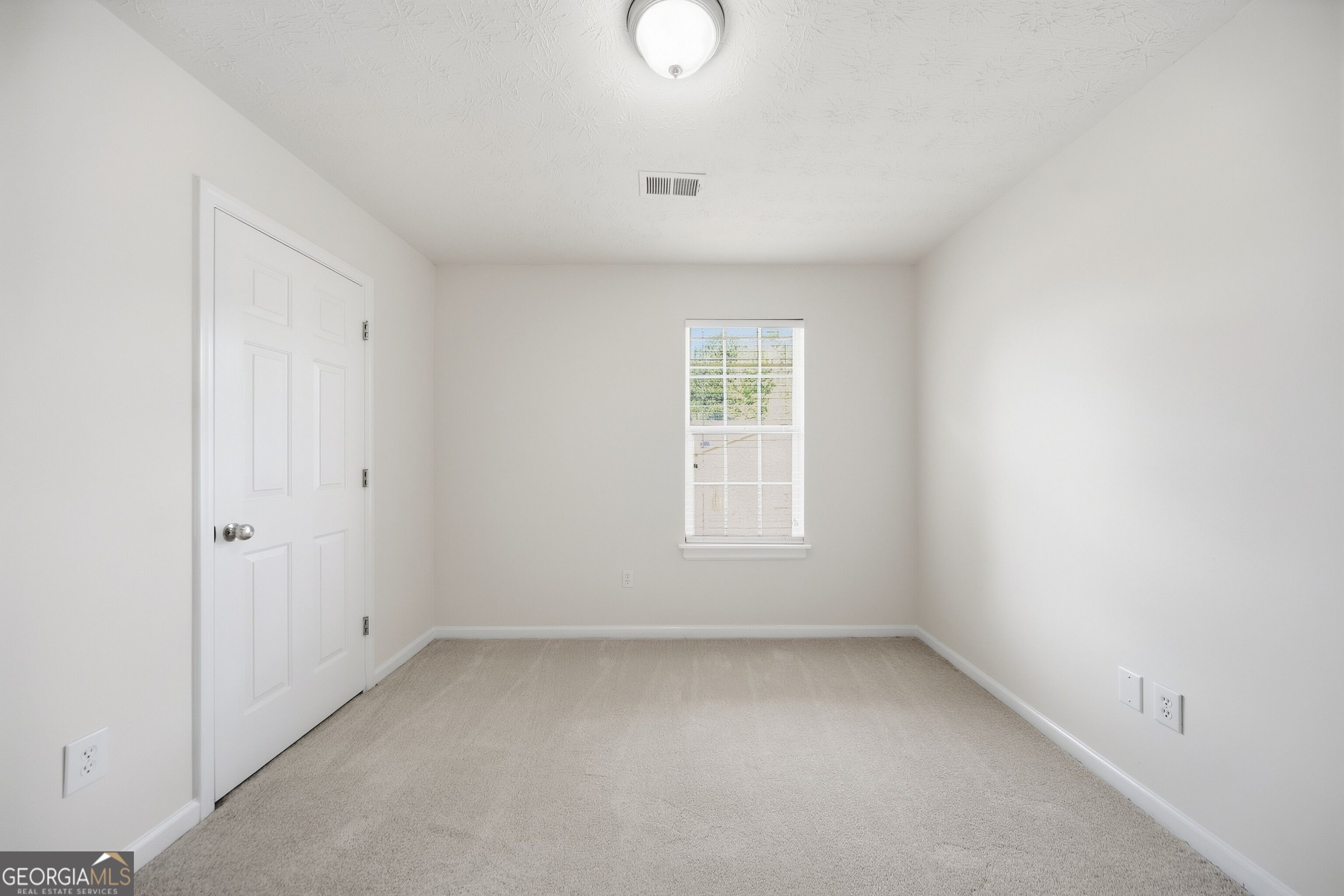 2479 Feathertree Lane Property Photo 13