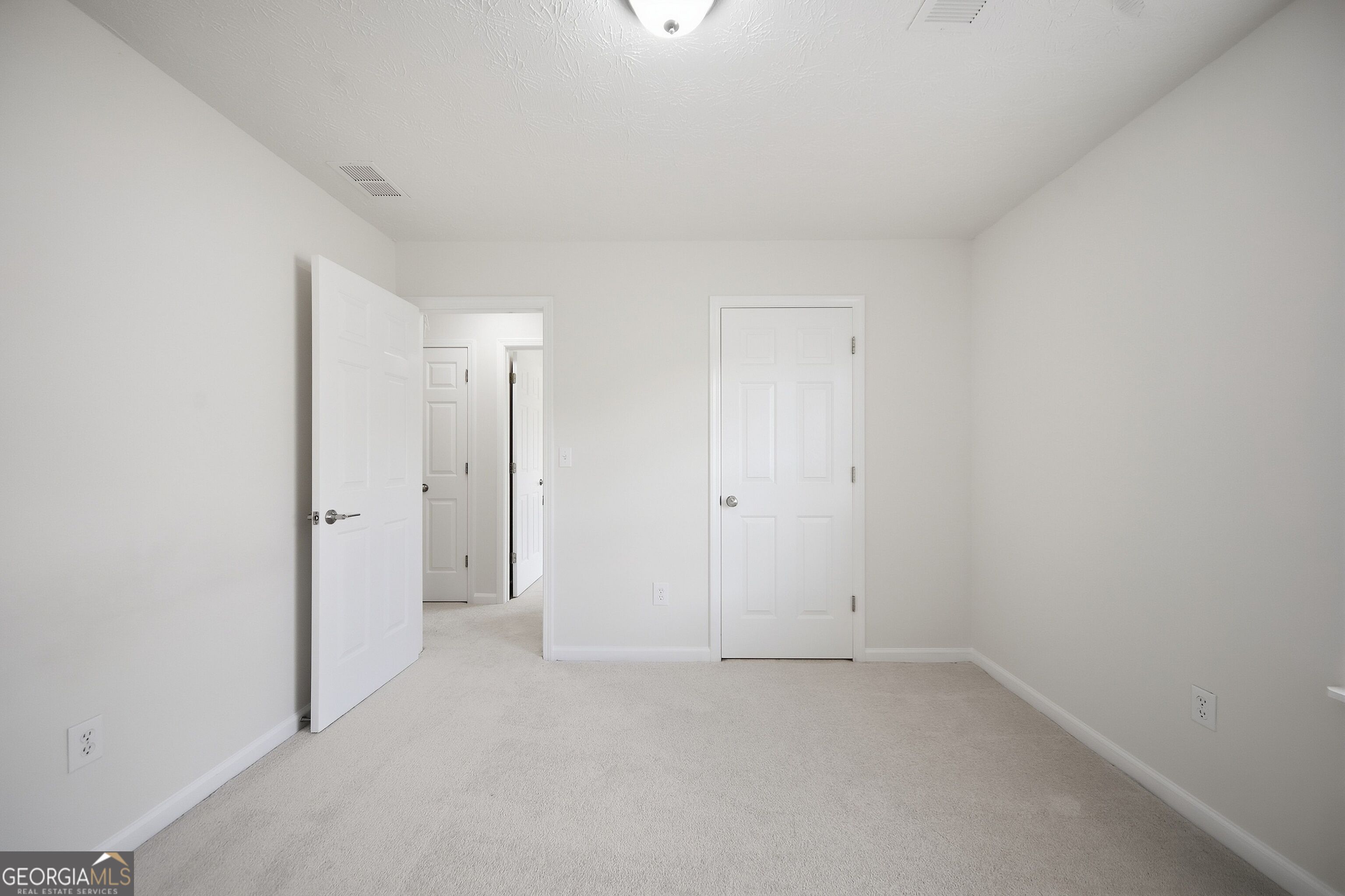 2479 Feathertree Lane Property Photo 14