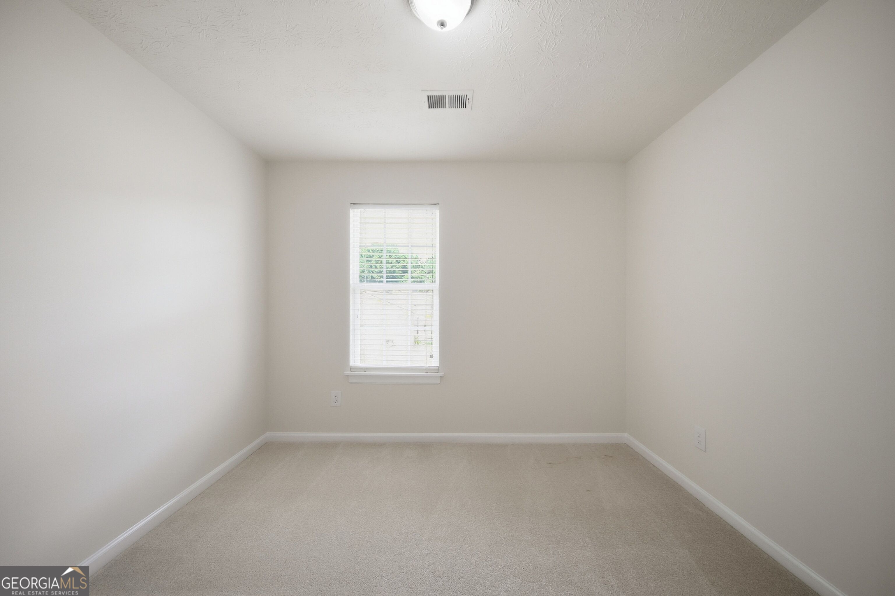 2479 Feathertree Lane Property Photo 15