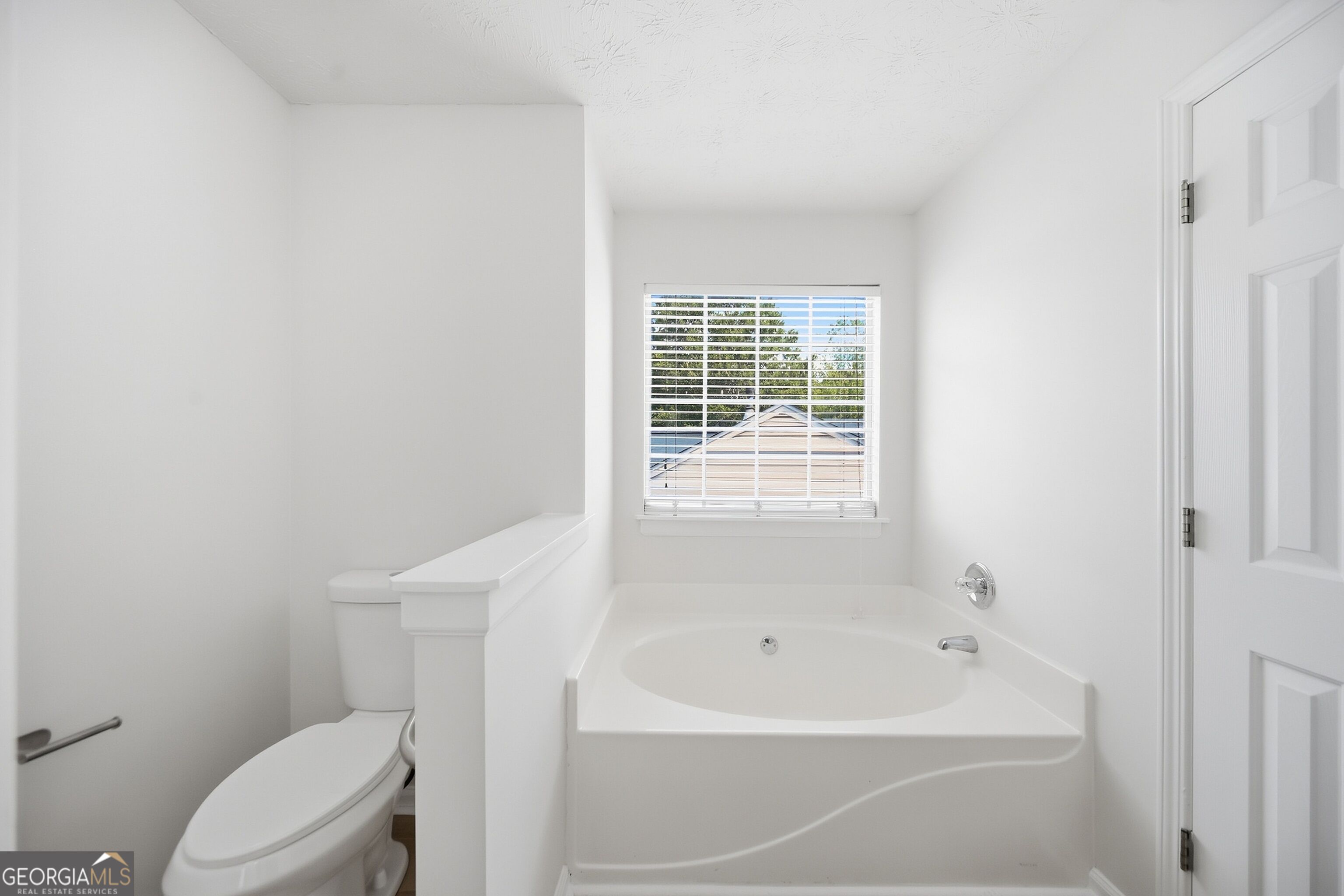 2479 Feathertree Lane Property Photo 18