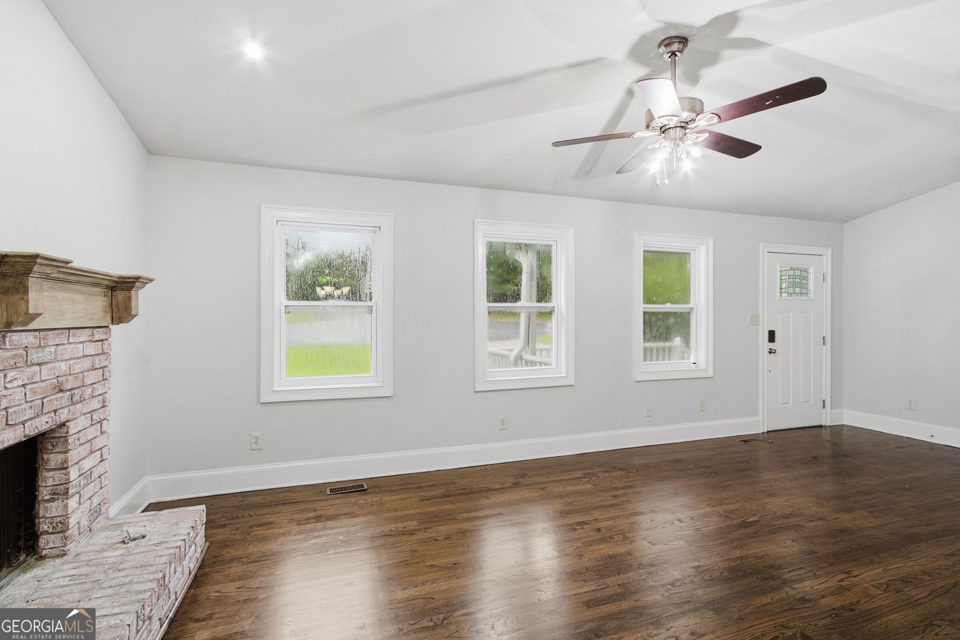 3240 Valley View Street Property Photo 12