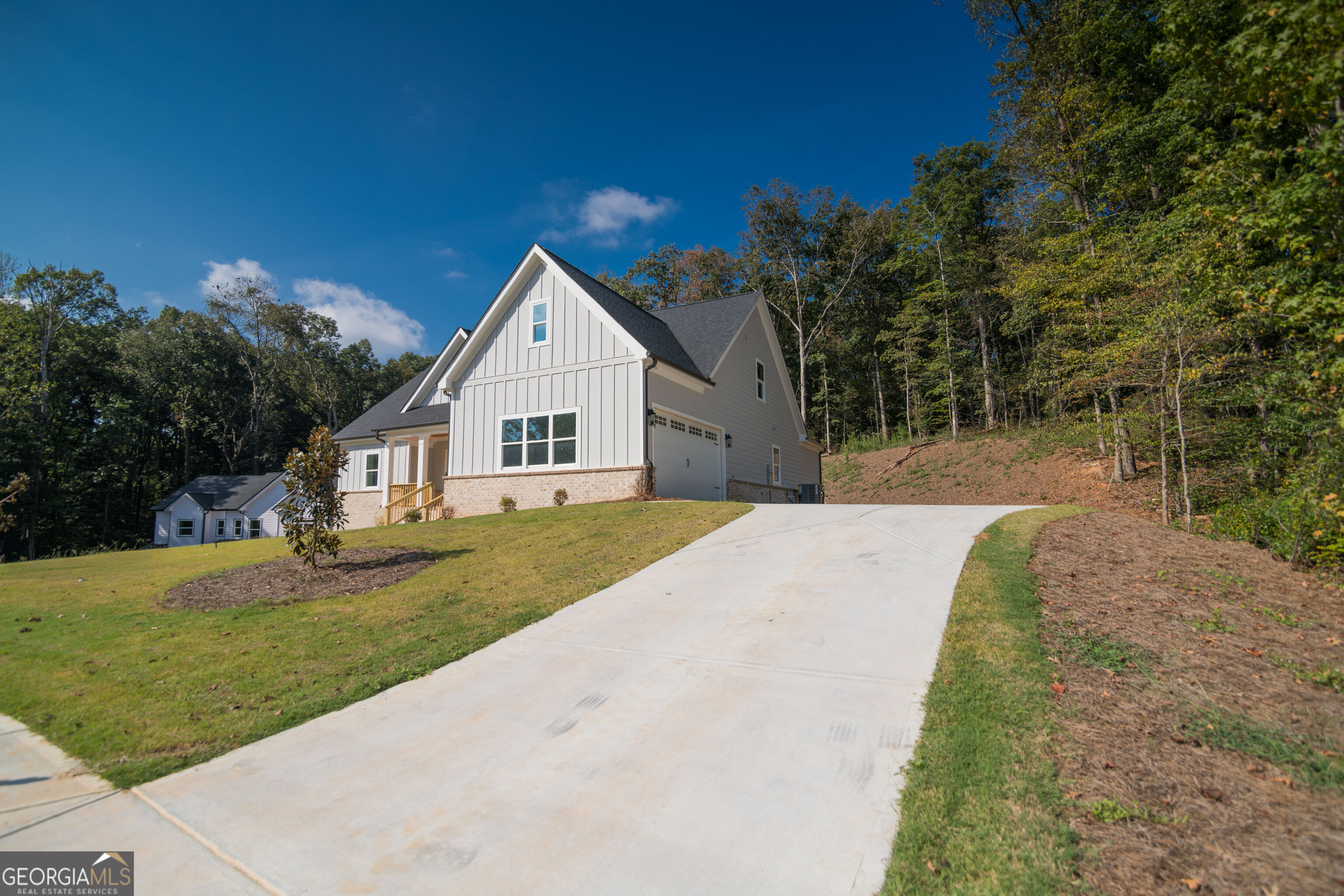 5855 Canterbury Way Property Photo 3