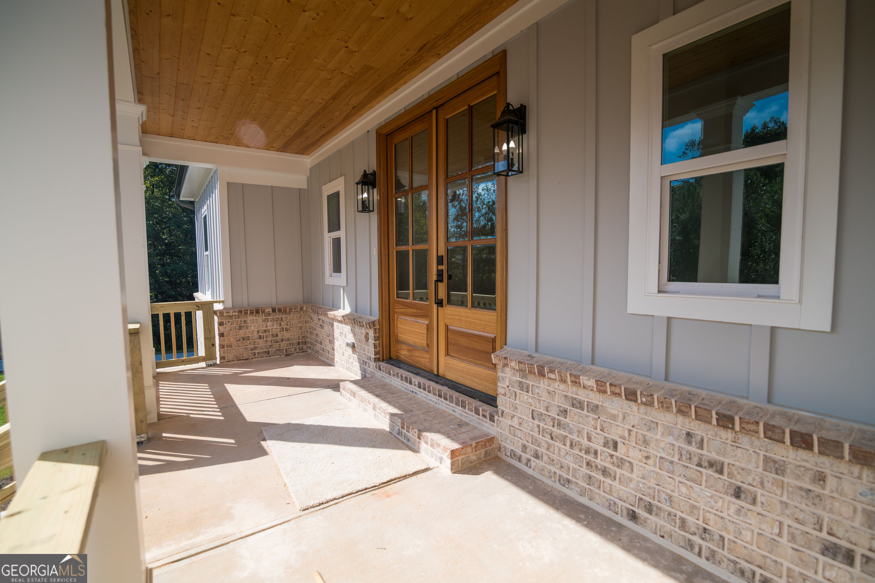 5855 Canterbury Way Property Photo 6