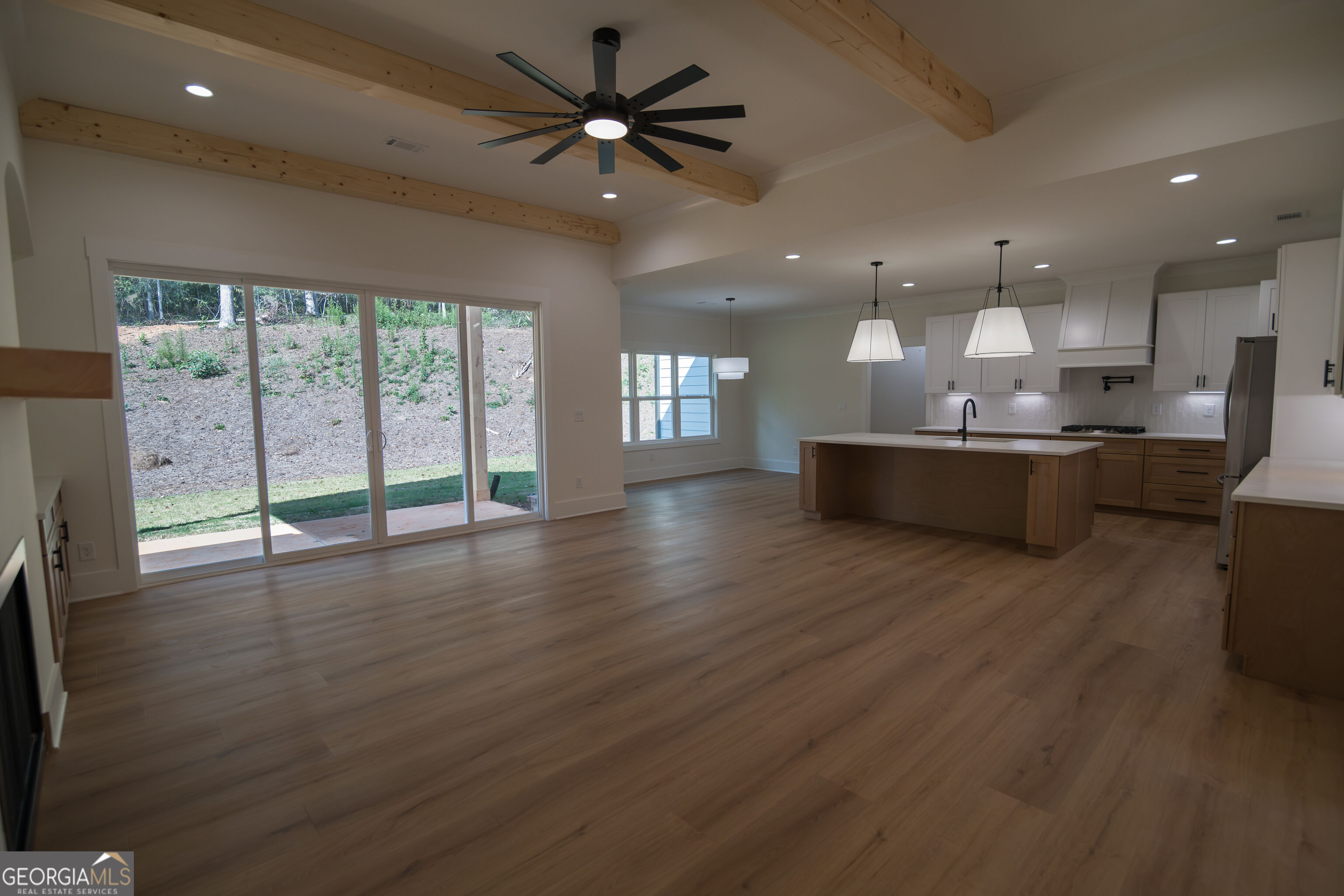 5855 Canterbury Way Property Photo 9