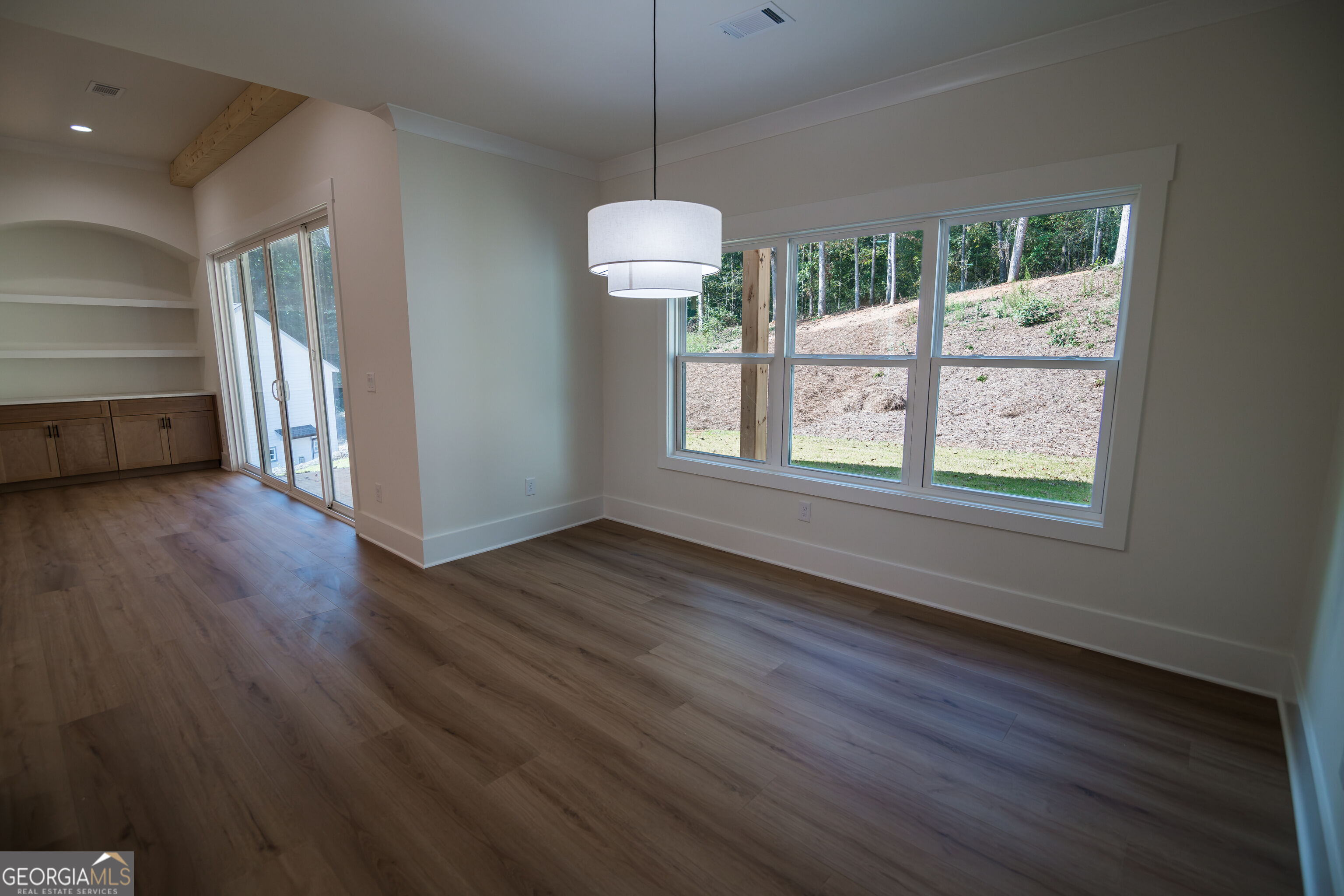 5855 Canterbury Way Property Photo 14