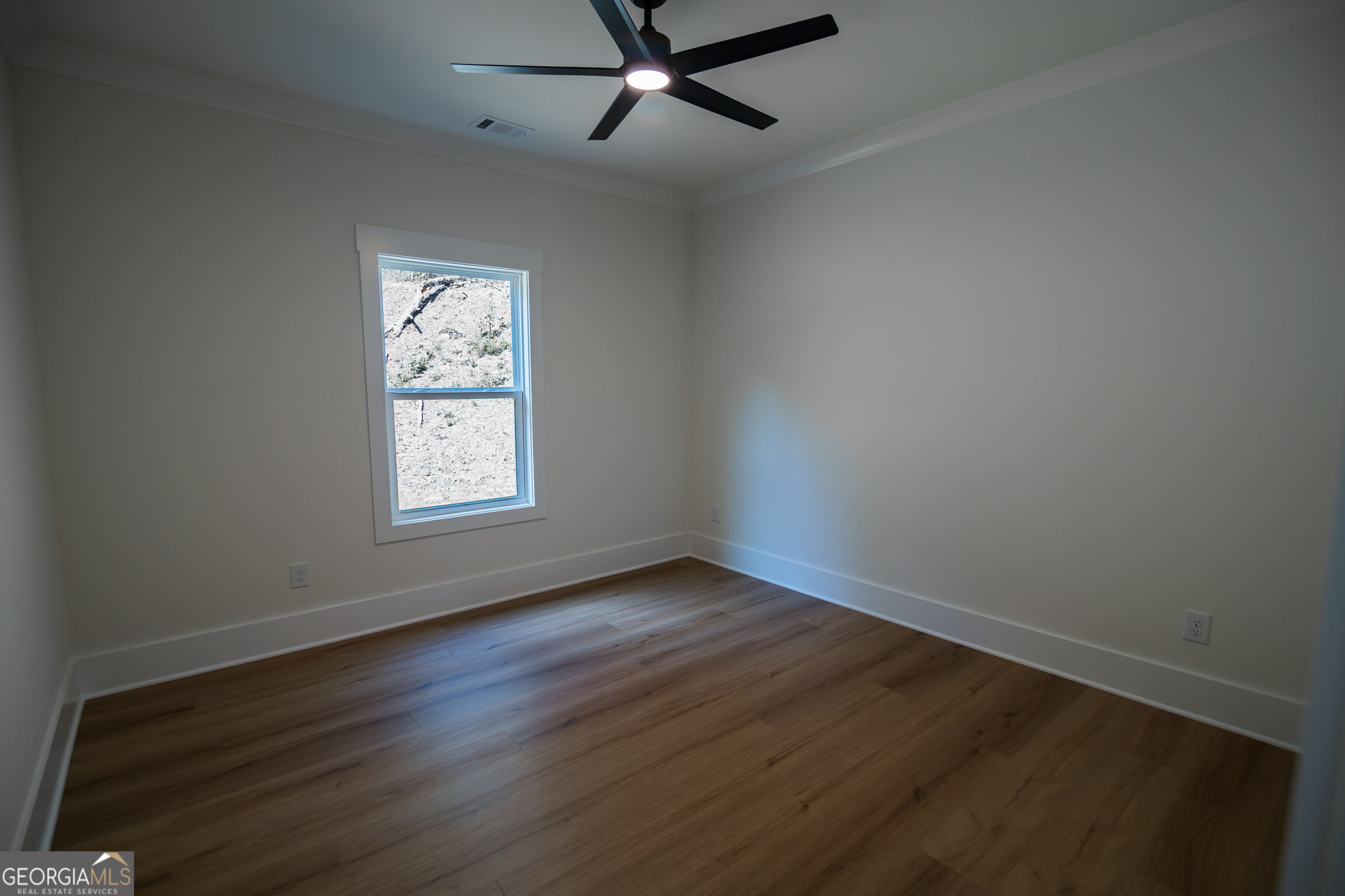 5855 Canterbury Way Property Photo 23