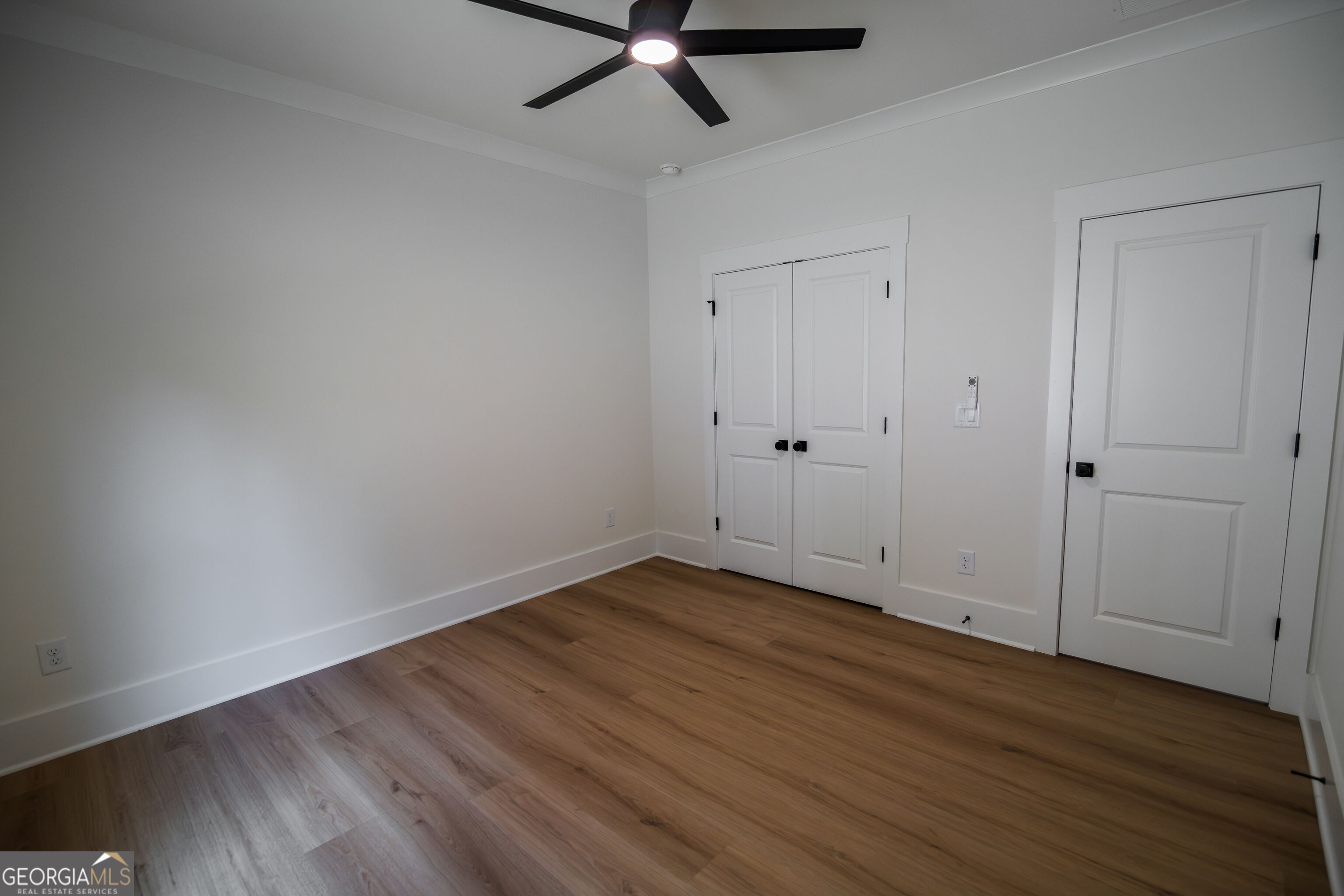 5855 Canterbury Way Property Photo 24