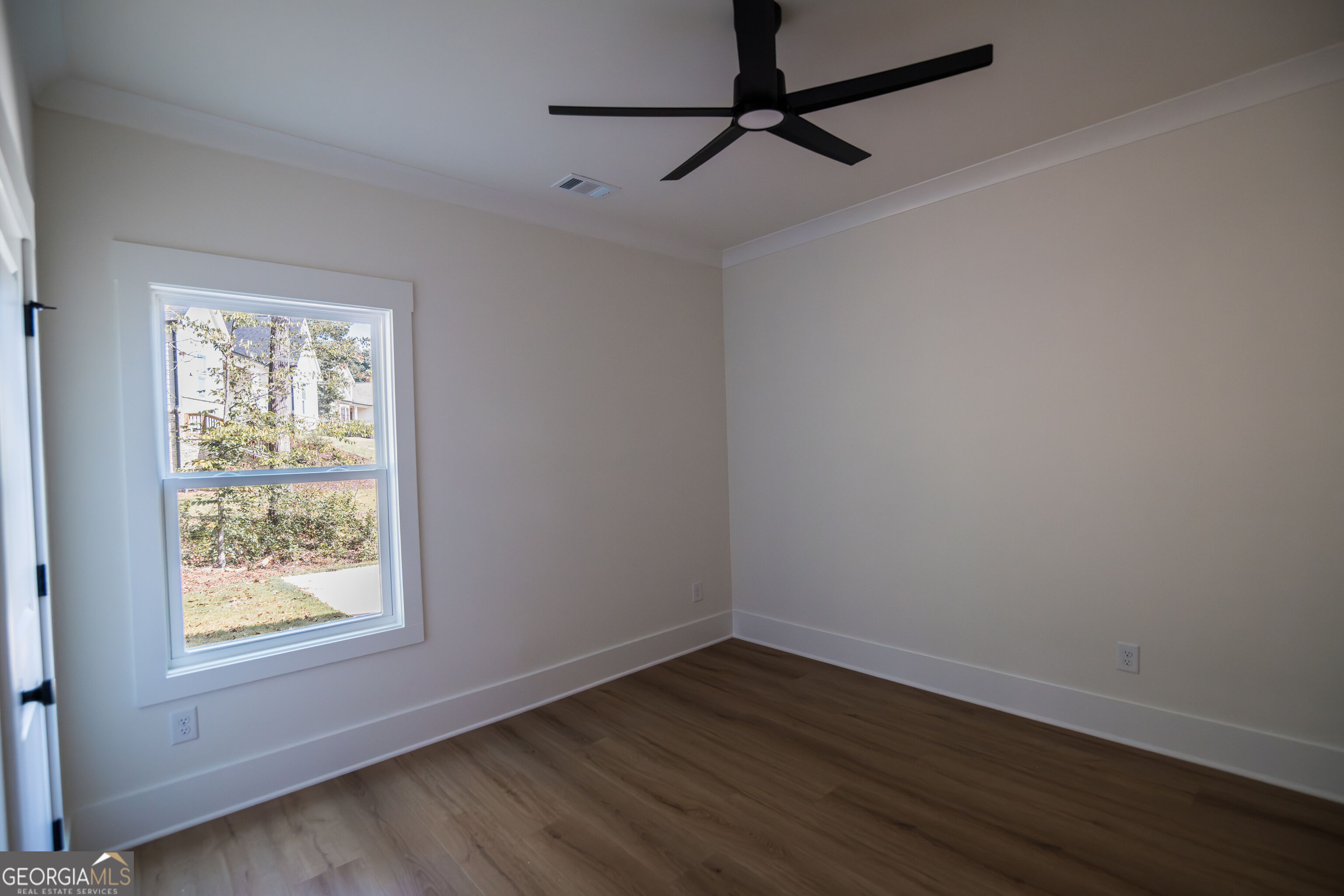 5855 Canterbury Way Property Photo 25
