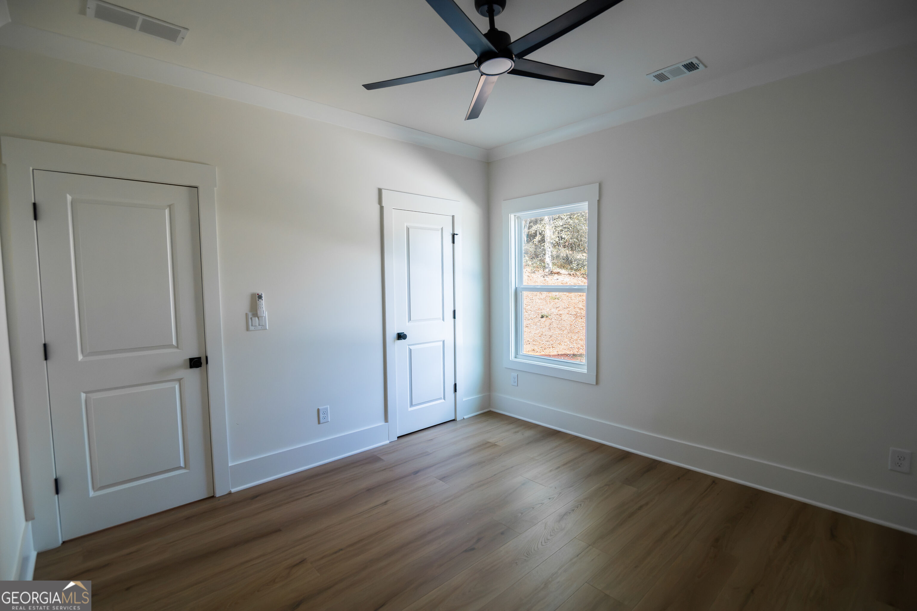5855 Canterbury Way Property Photo 26