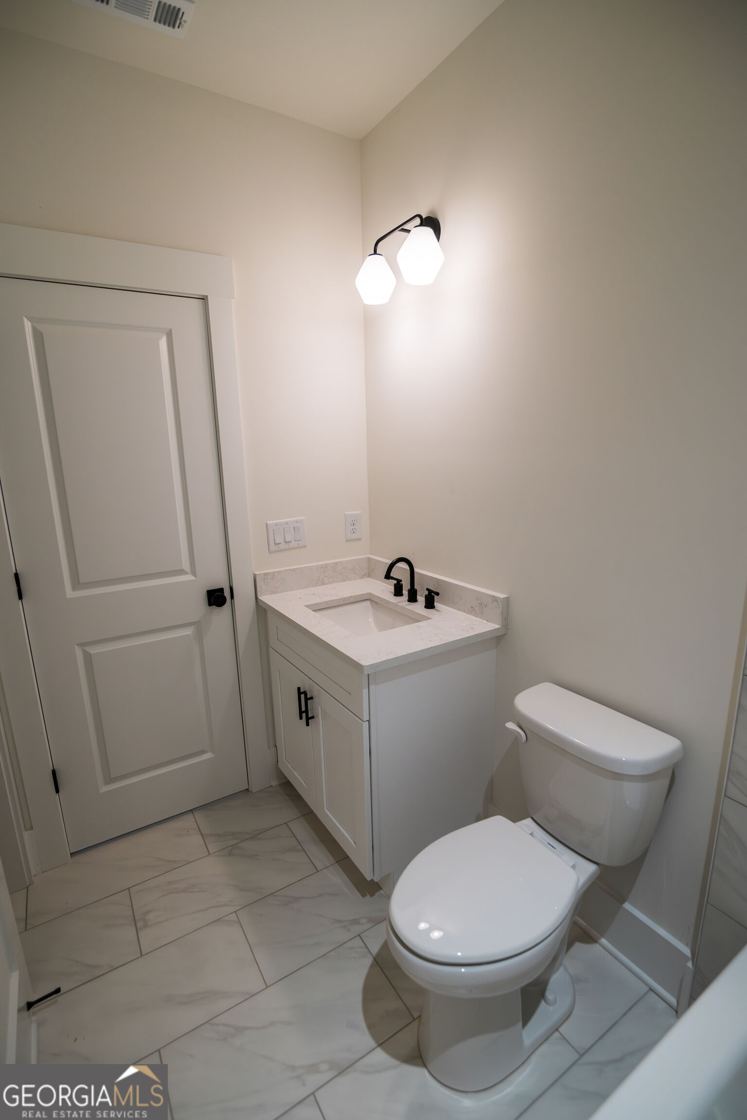 5855 Canterbury Way Property Photo 29
