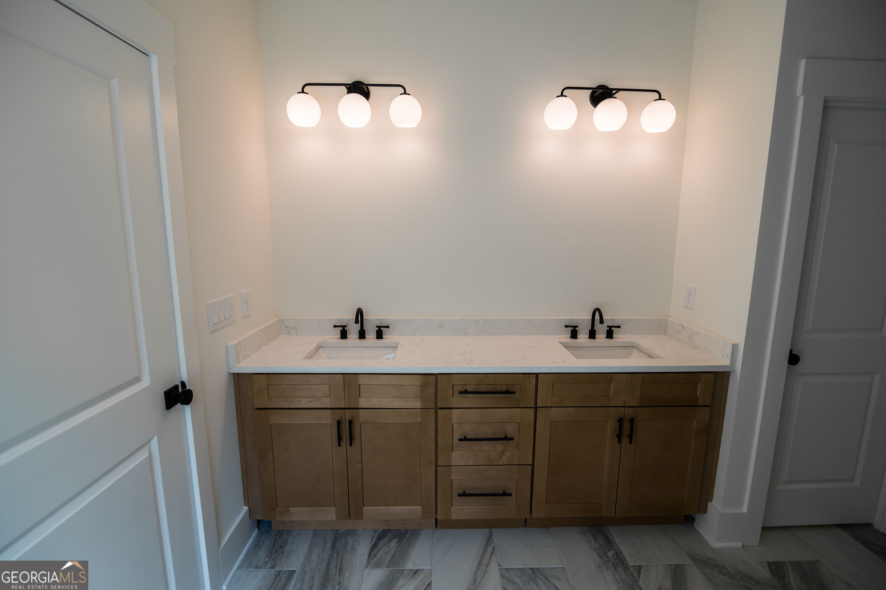 5855 Canterbury Way Property Photo 38