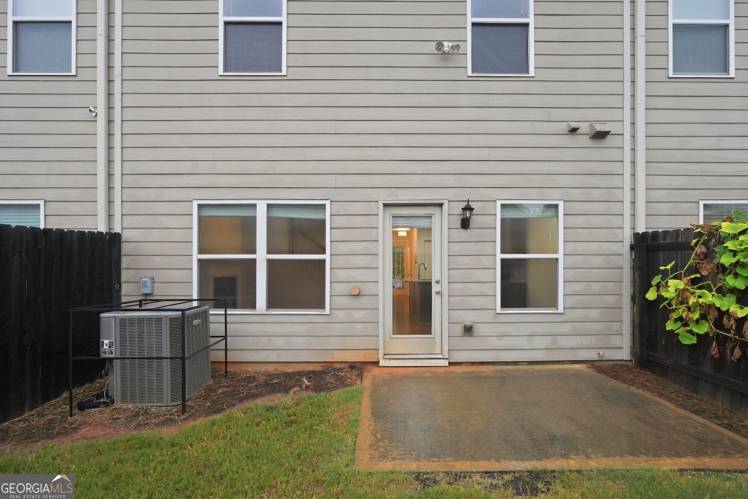 5267 Mill Way Property Photo 5