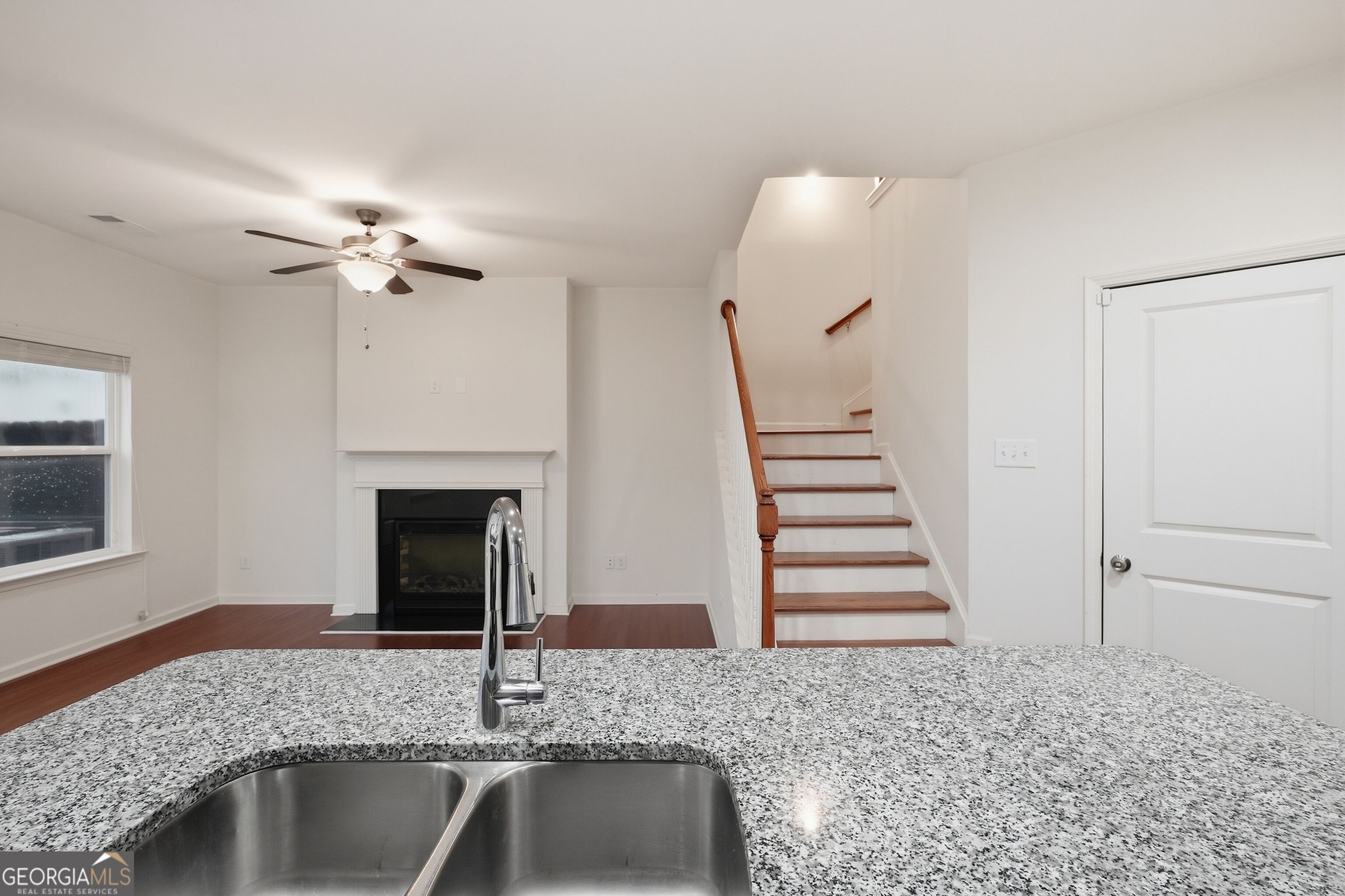 5267 Mill Way Property Photo 6