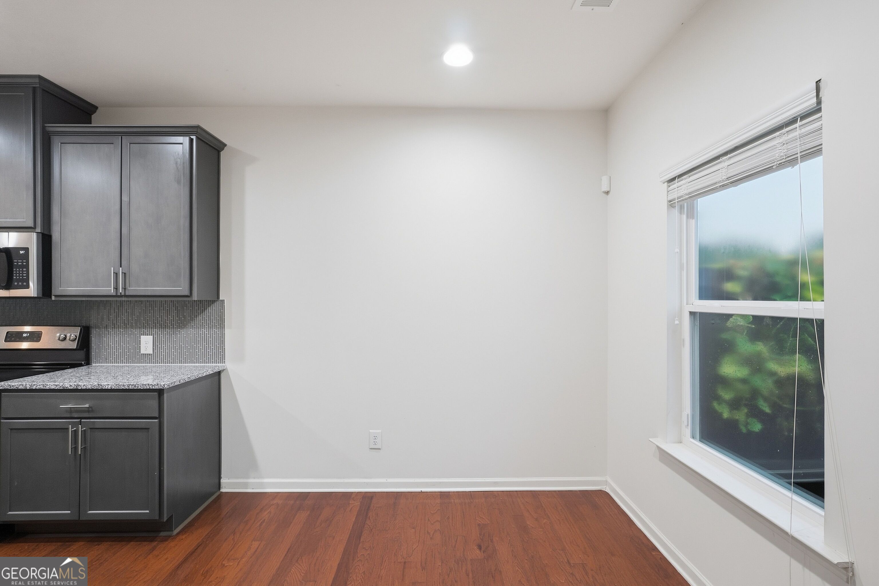 5267 Mill Way Property Photo 9