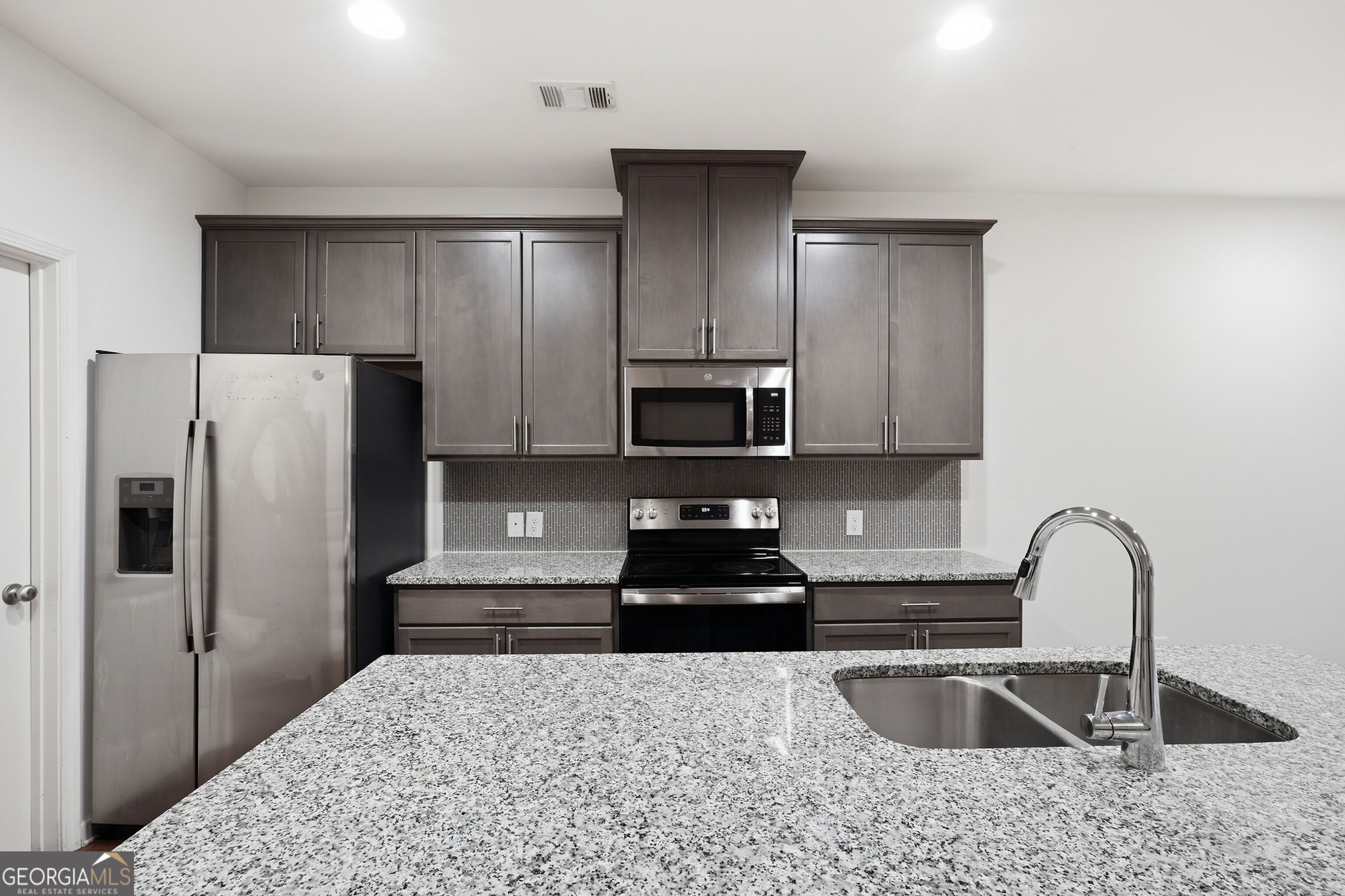 5267 Mill Way Property Photo 10