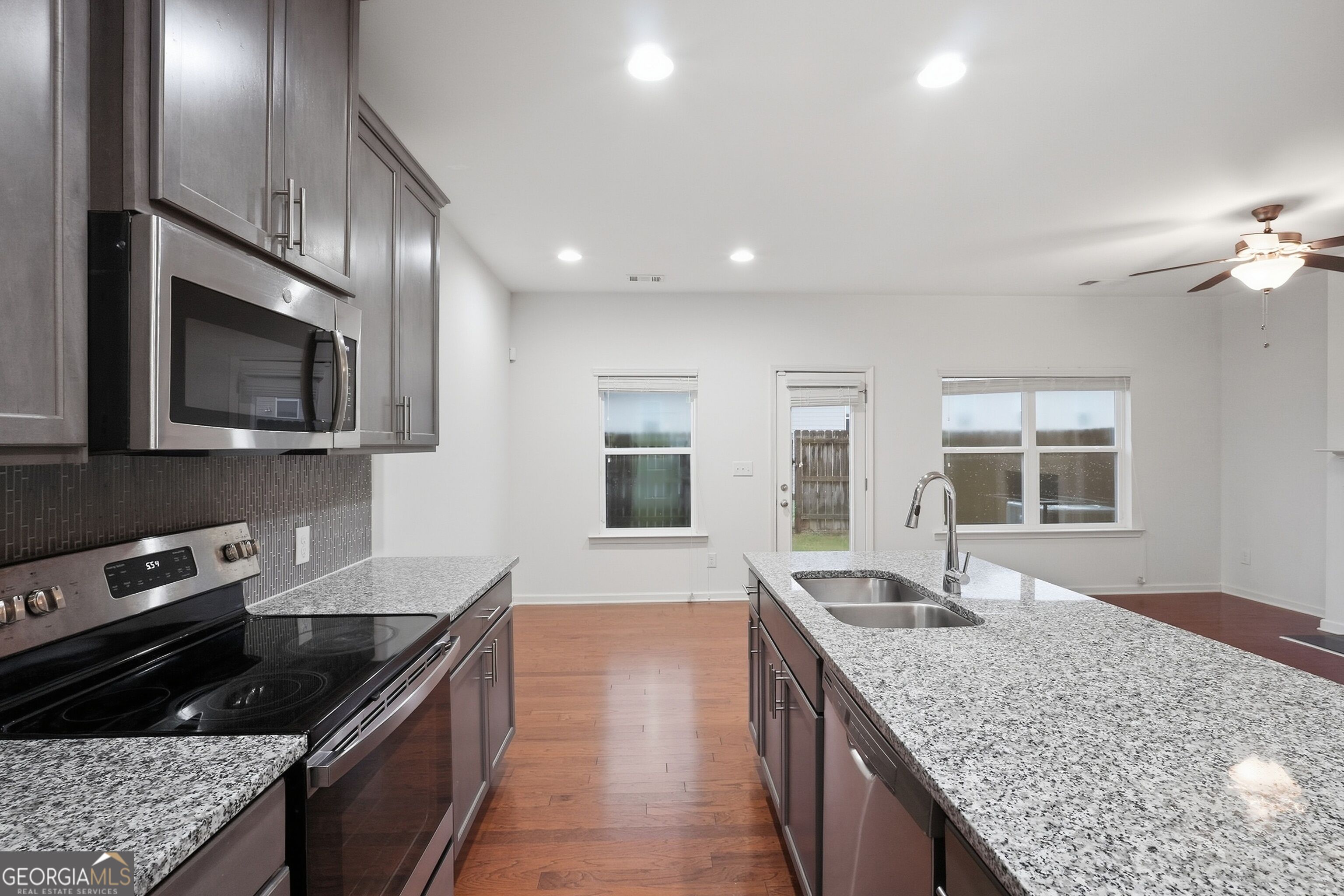 5267 Mill Way Property Photo 11