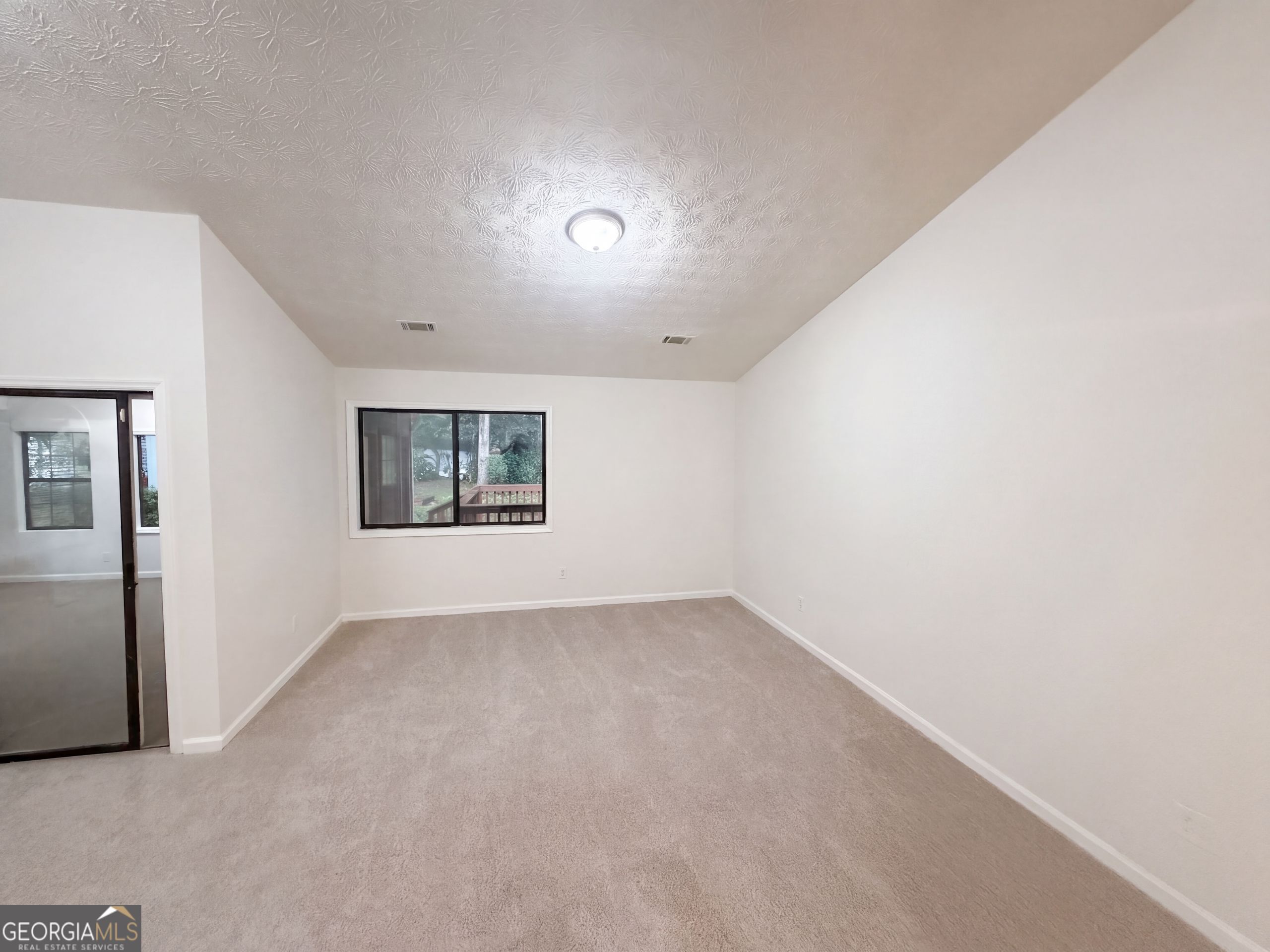 5330 Garvey Drive Property Photo 3