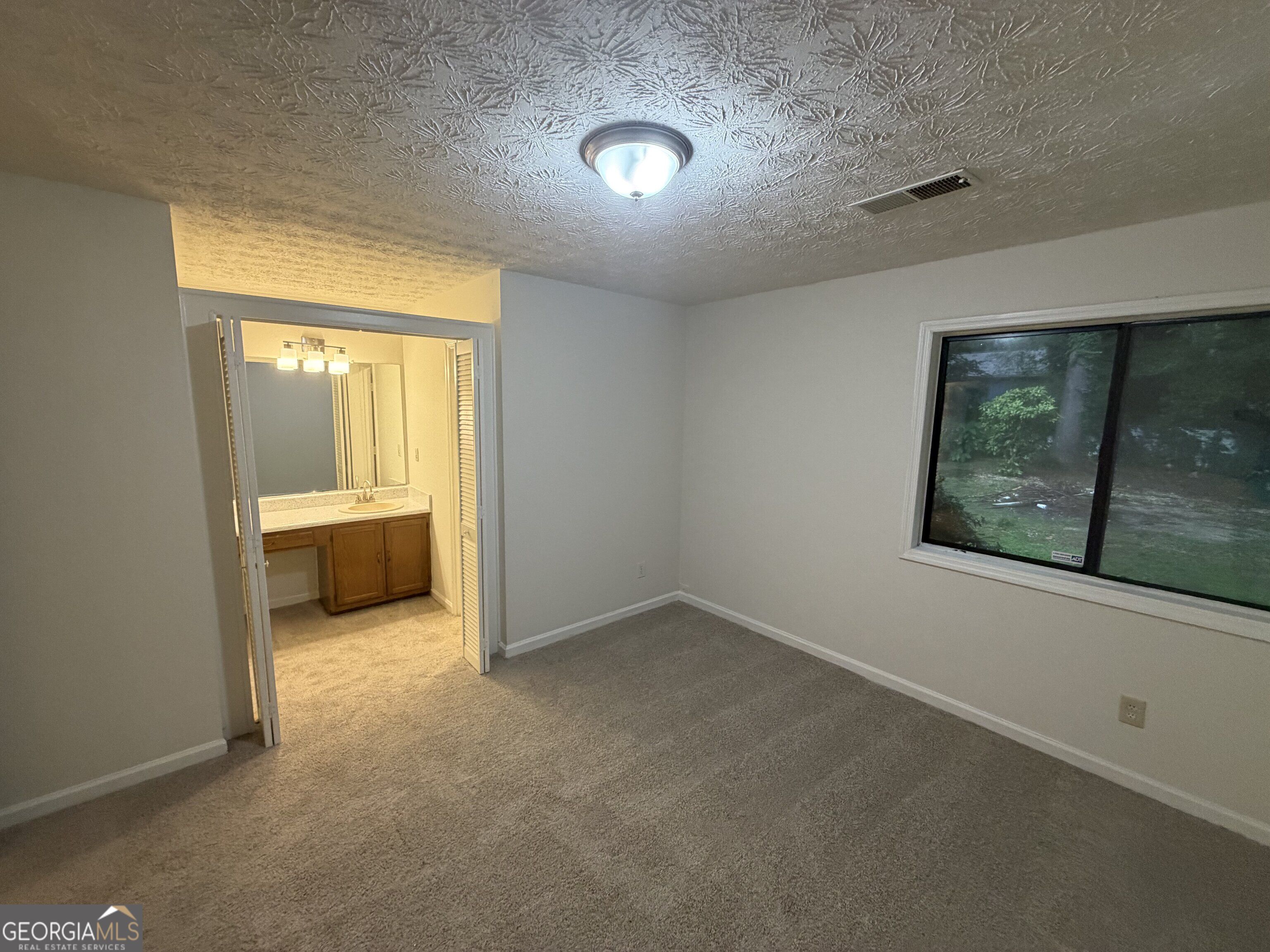 5330 Garvey Drive Property Photo 4