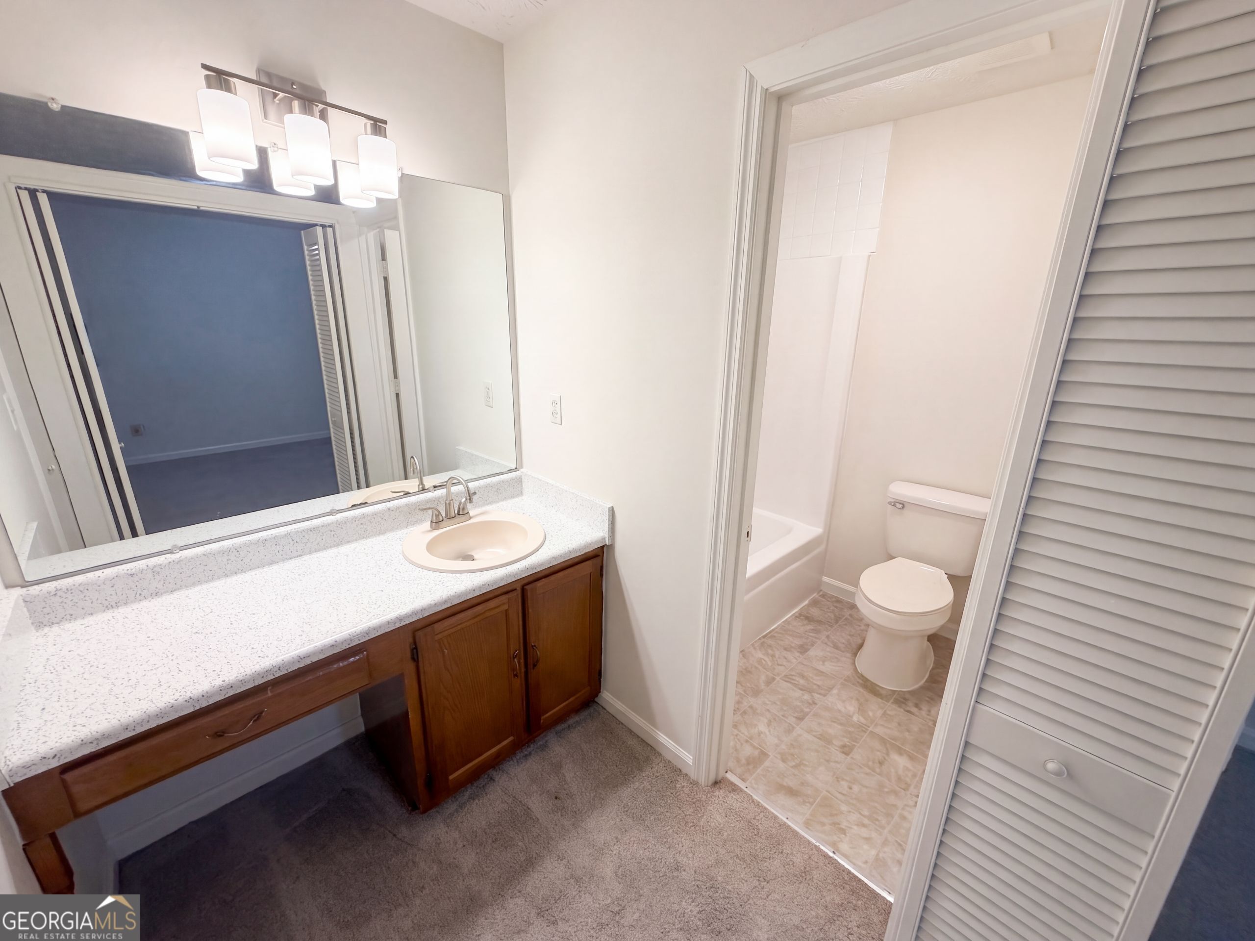 5330 Garvey Drive Property Photo 11