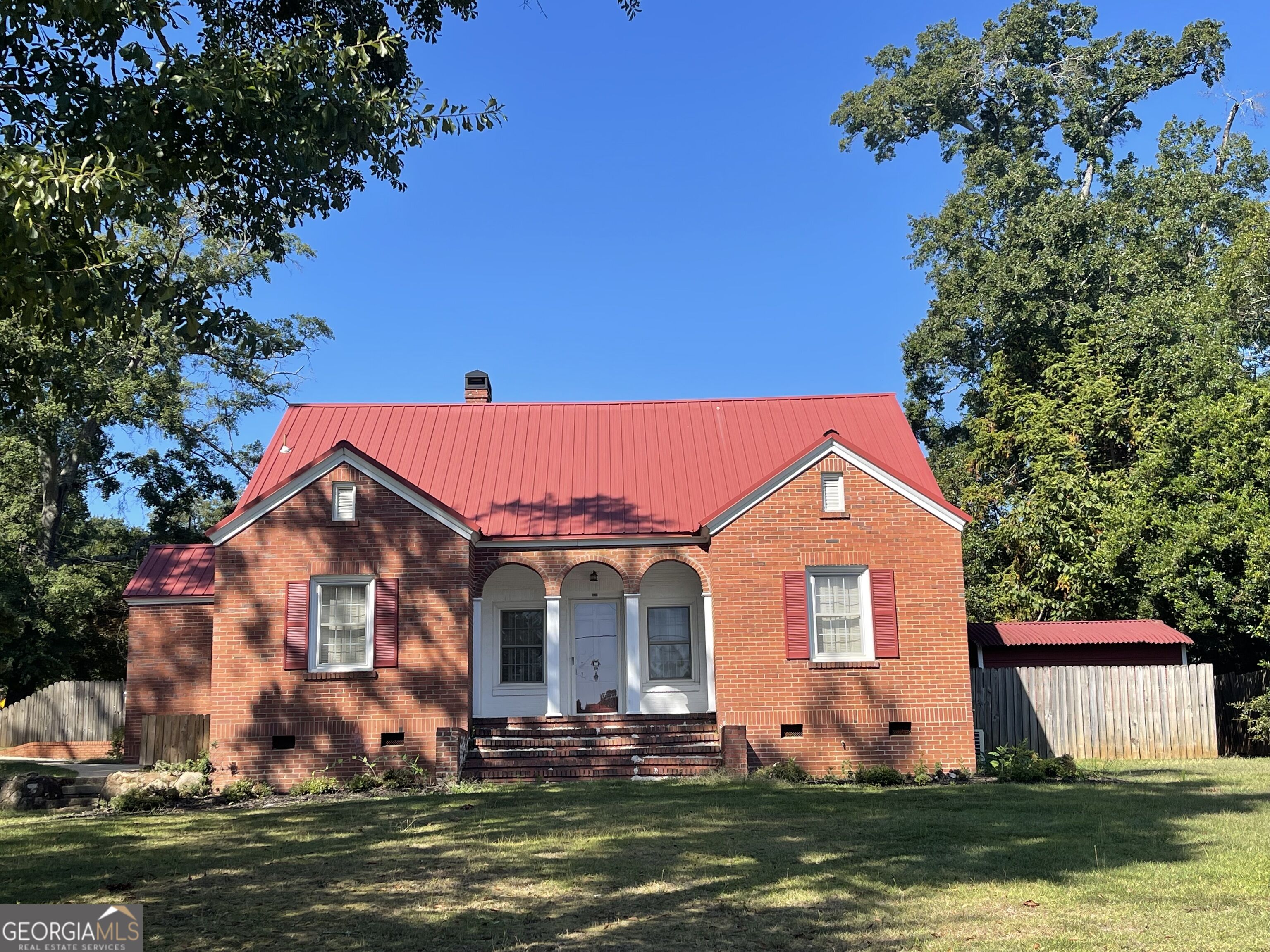 320 Parkway Drive Property Photo 1