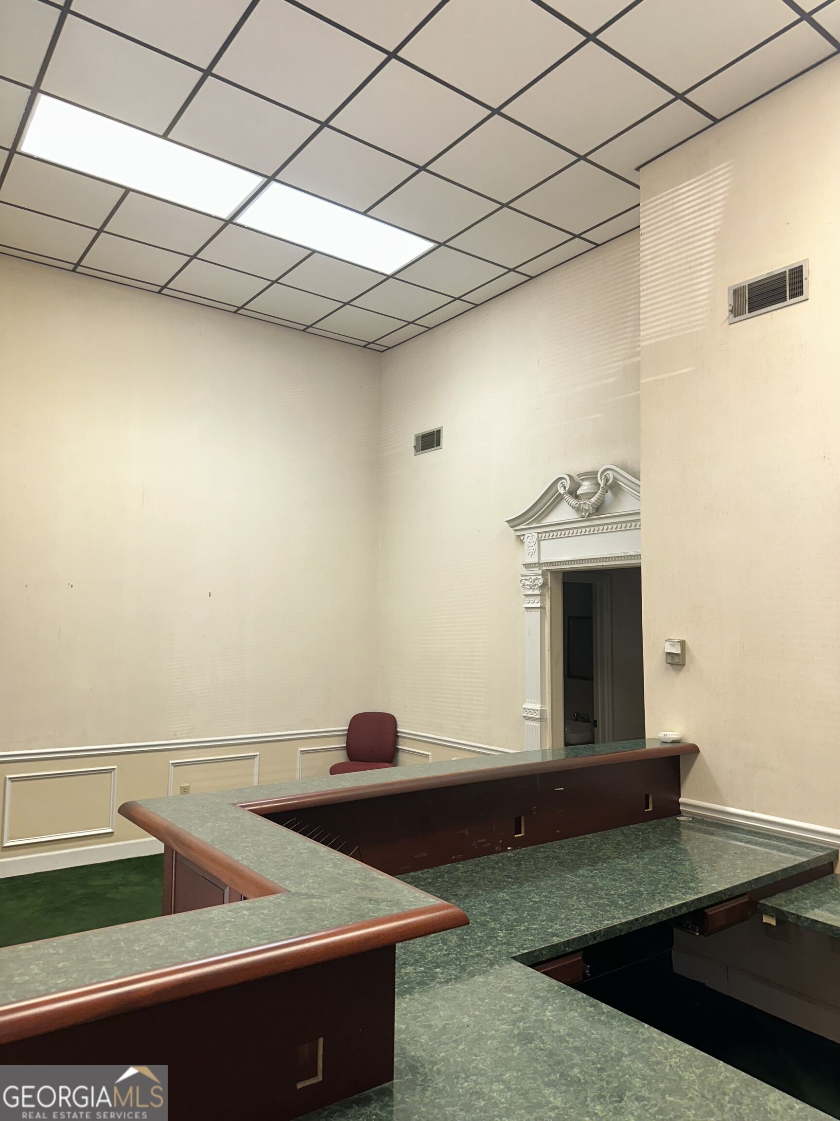 109 S Jefferson Street Property Photo 11