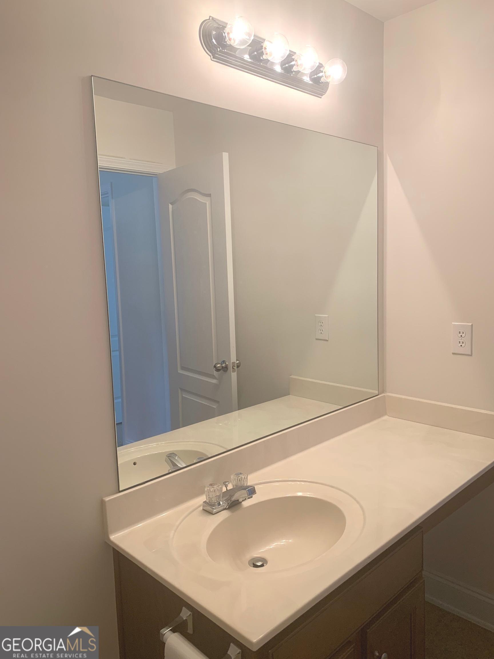 2118 Water Mill Court Property Photo 24