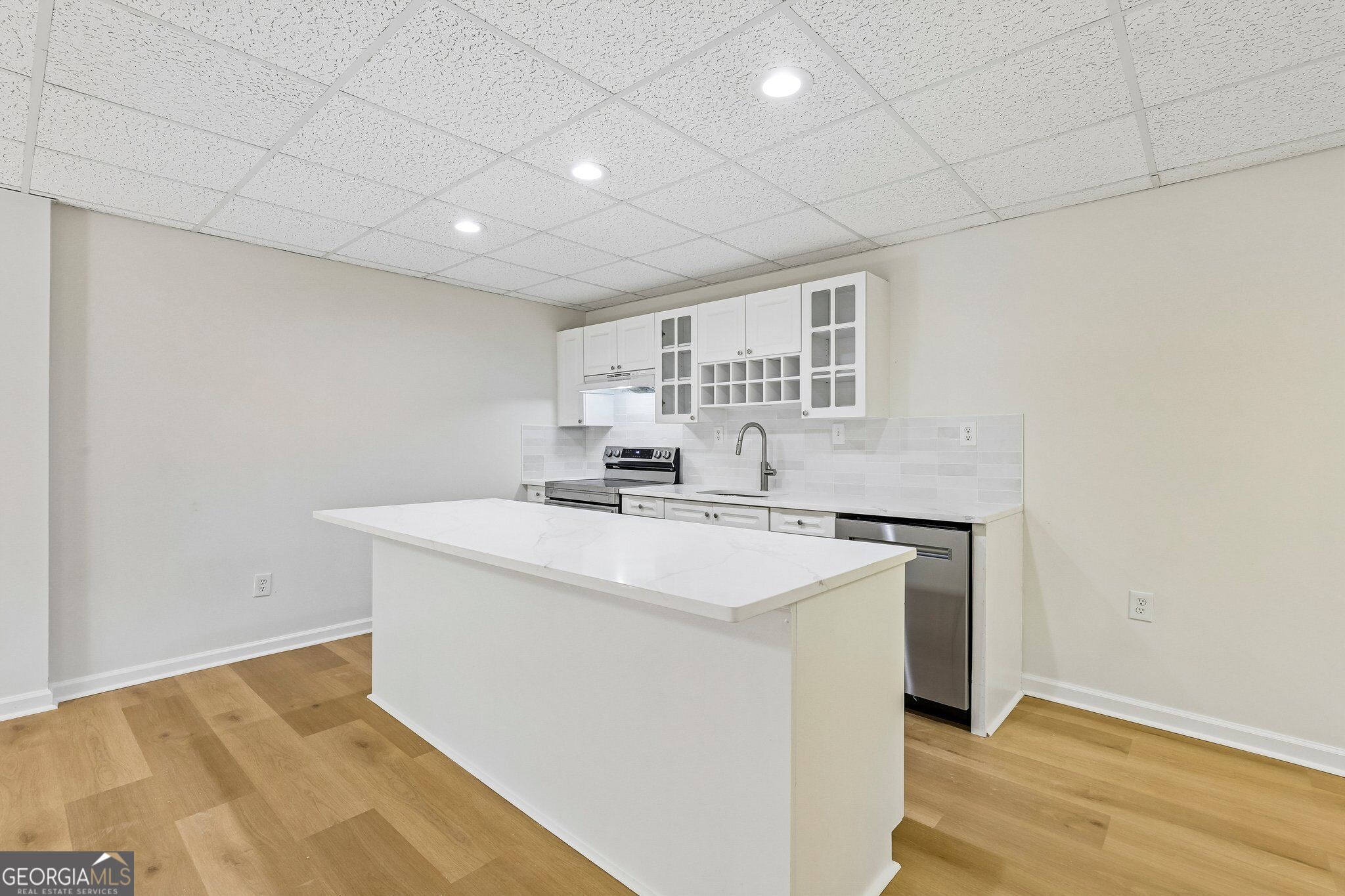 500 Emerald Parkway Property Photo 11