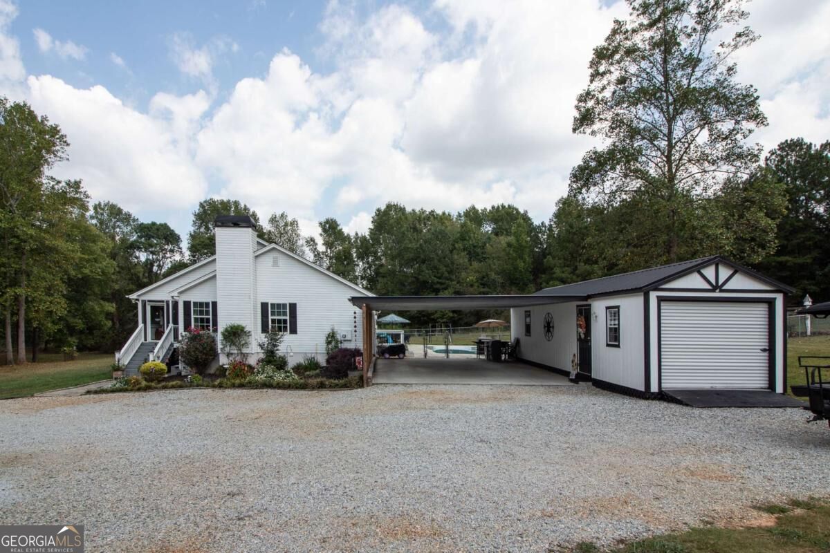 2439 Ila Road Property Photo 2