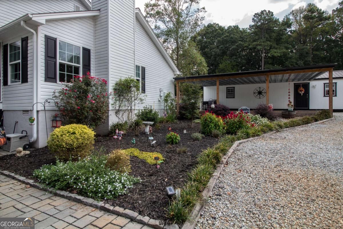 2439 Ila Road Property Photo 3