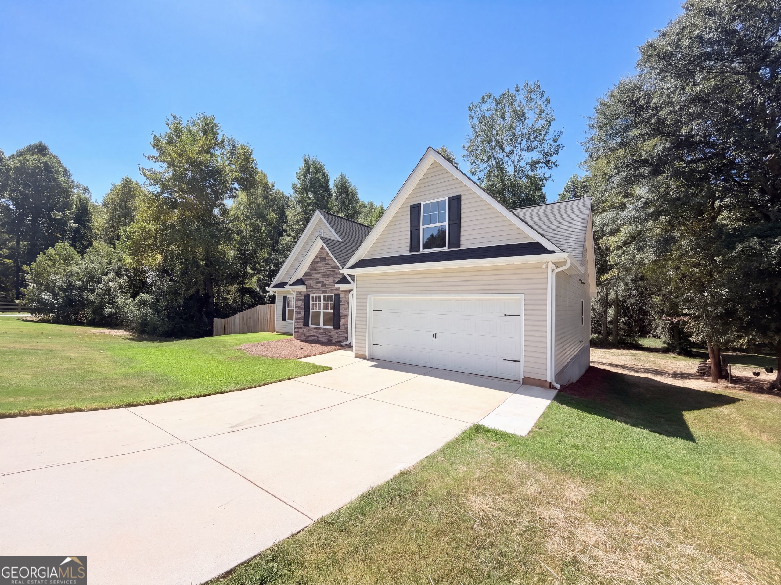 249 Clearwater Drive Property Photo 6