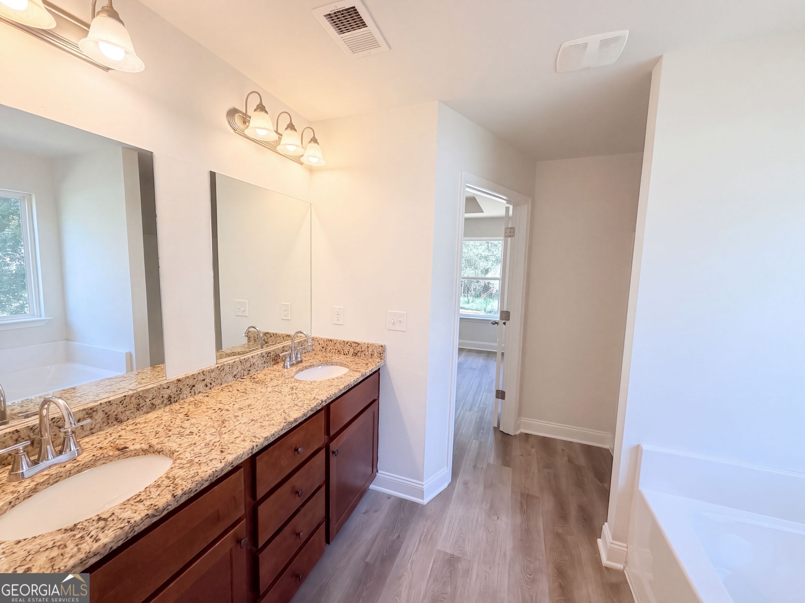 249 Clearwater Drive Property Photo 10