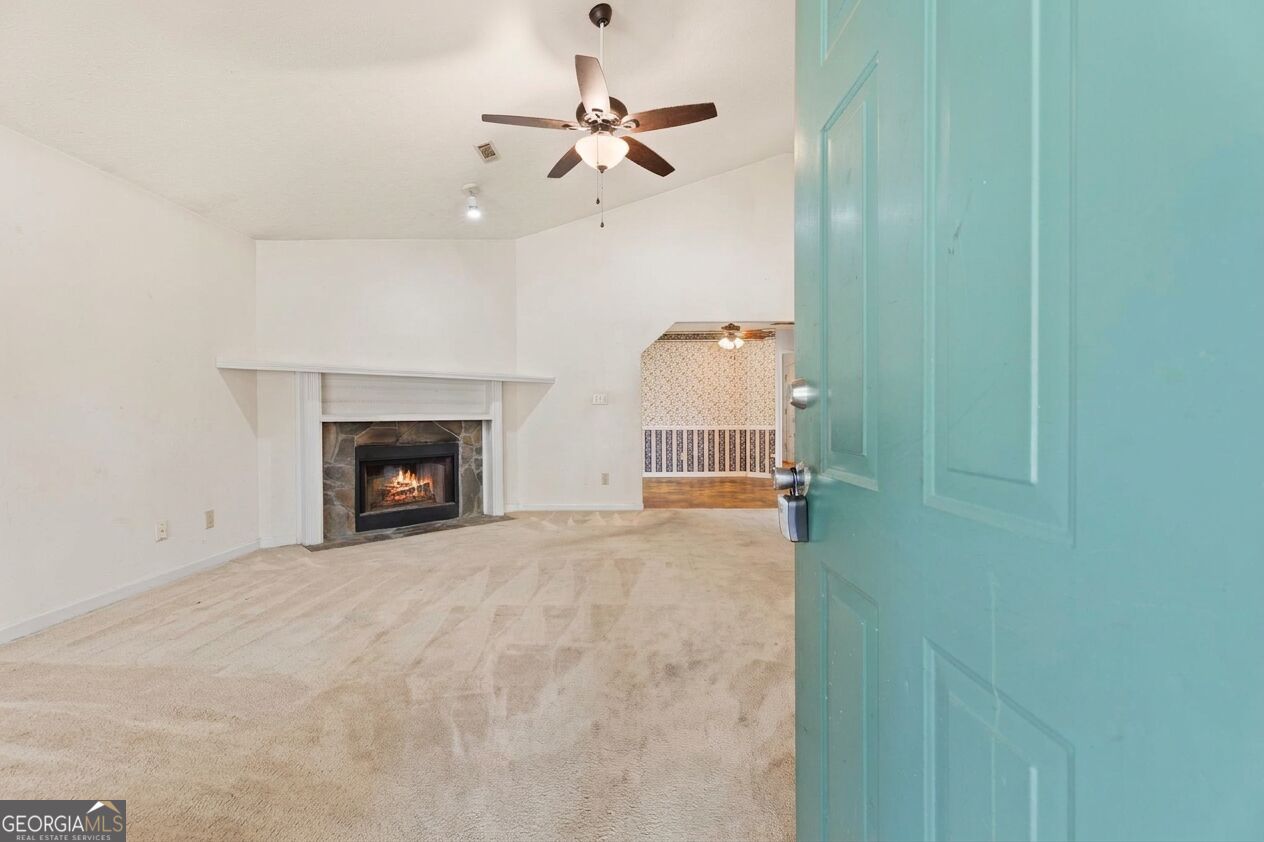 8 Oak Street Property Photo 3