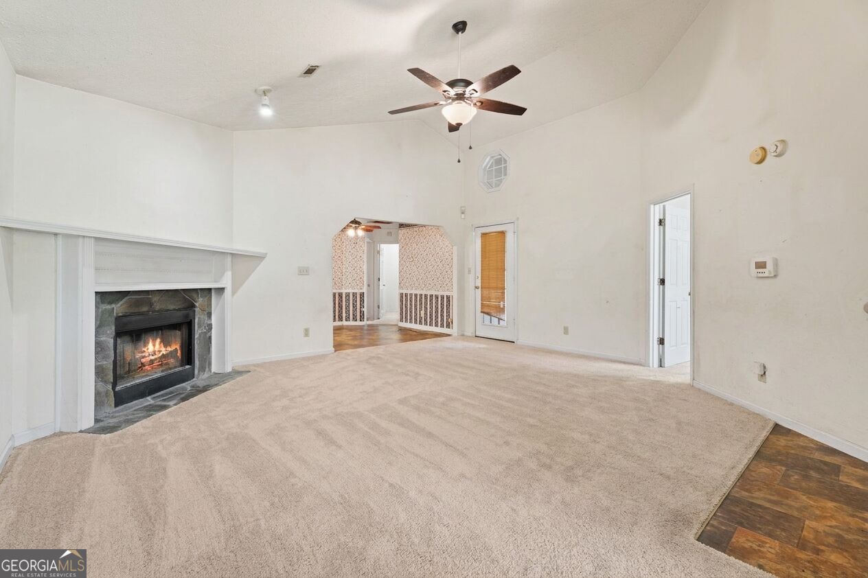 8 Oak Street Property Photo 4