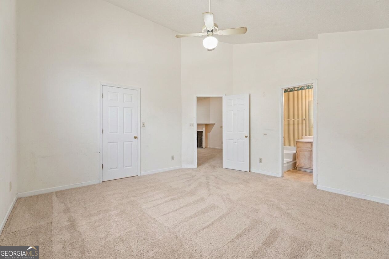 8 Oak Street Property Photo 7