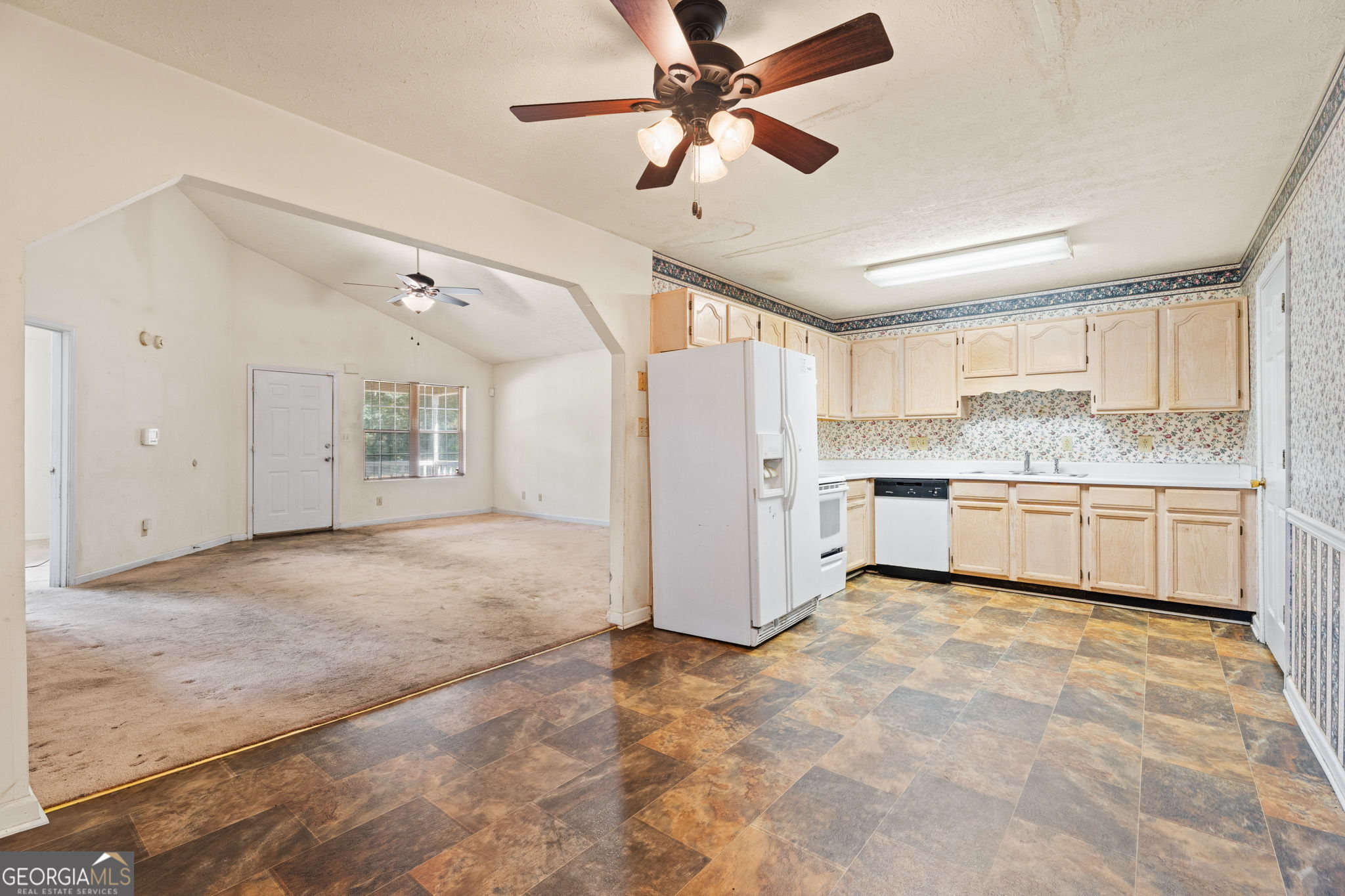 8 Oak Street Property Photo 8